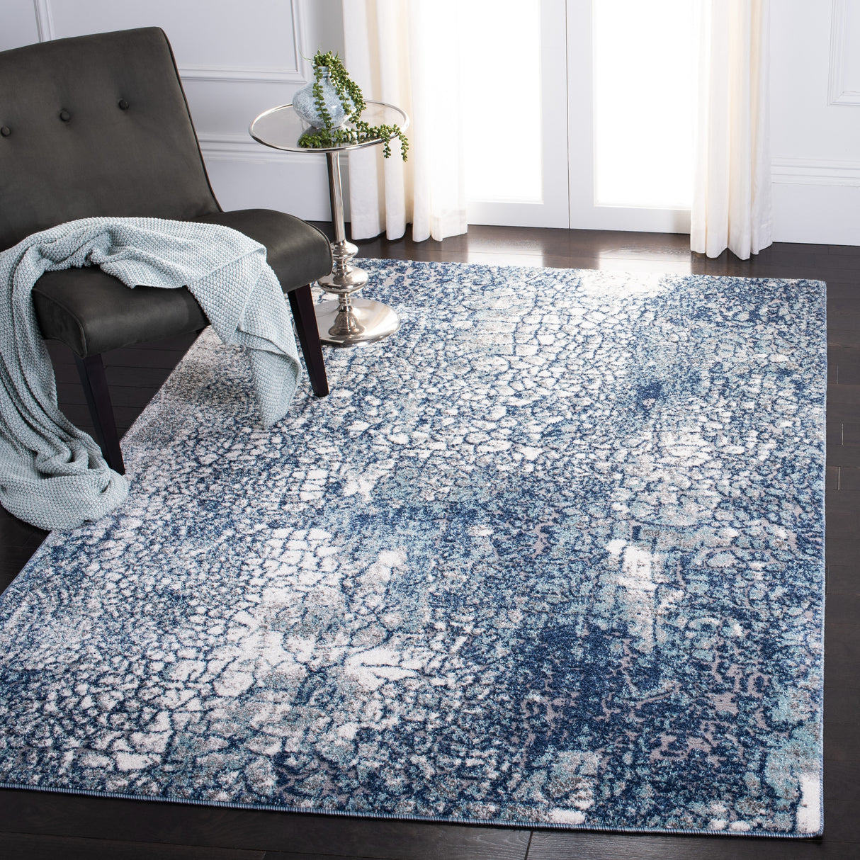 SAFAVIEH Aston Bergljot Modern Abstract Rug