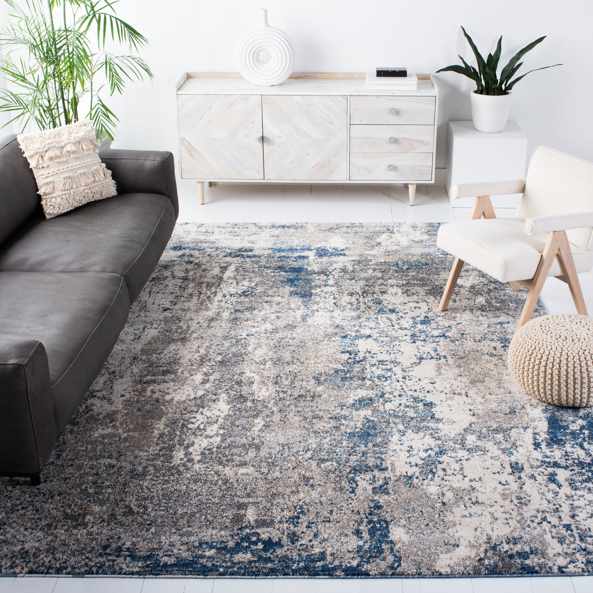 SAFAVIEH Aston Elinros Modern Abstract Rug