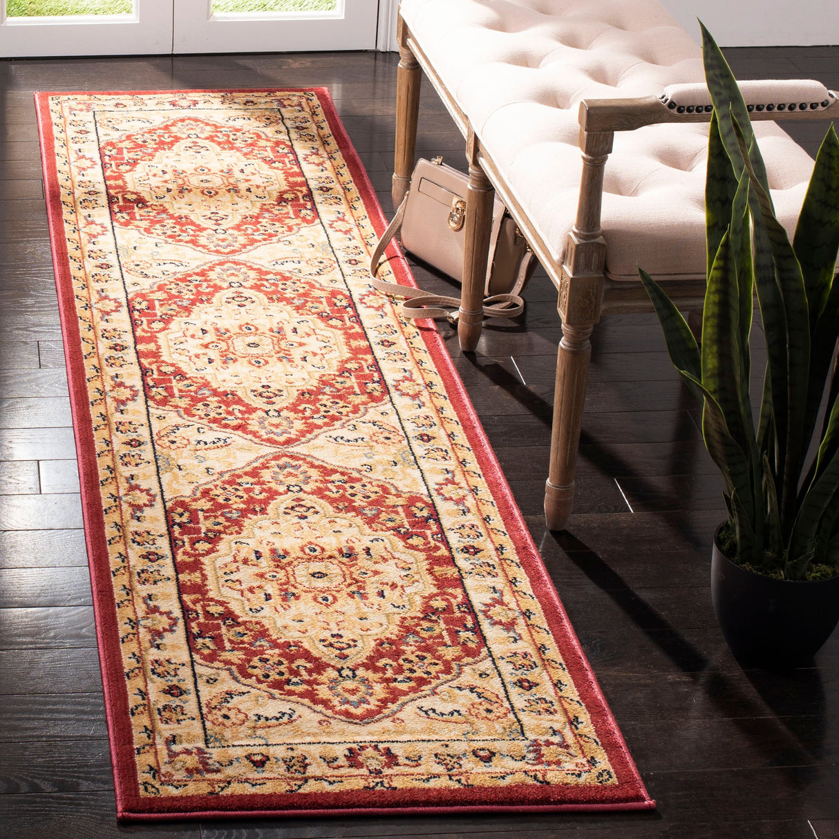 SAFAVIEH Austin Adelisa Traditional Oriental Rug