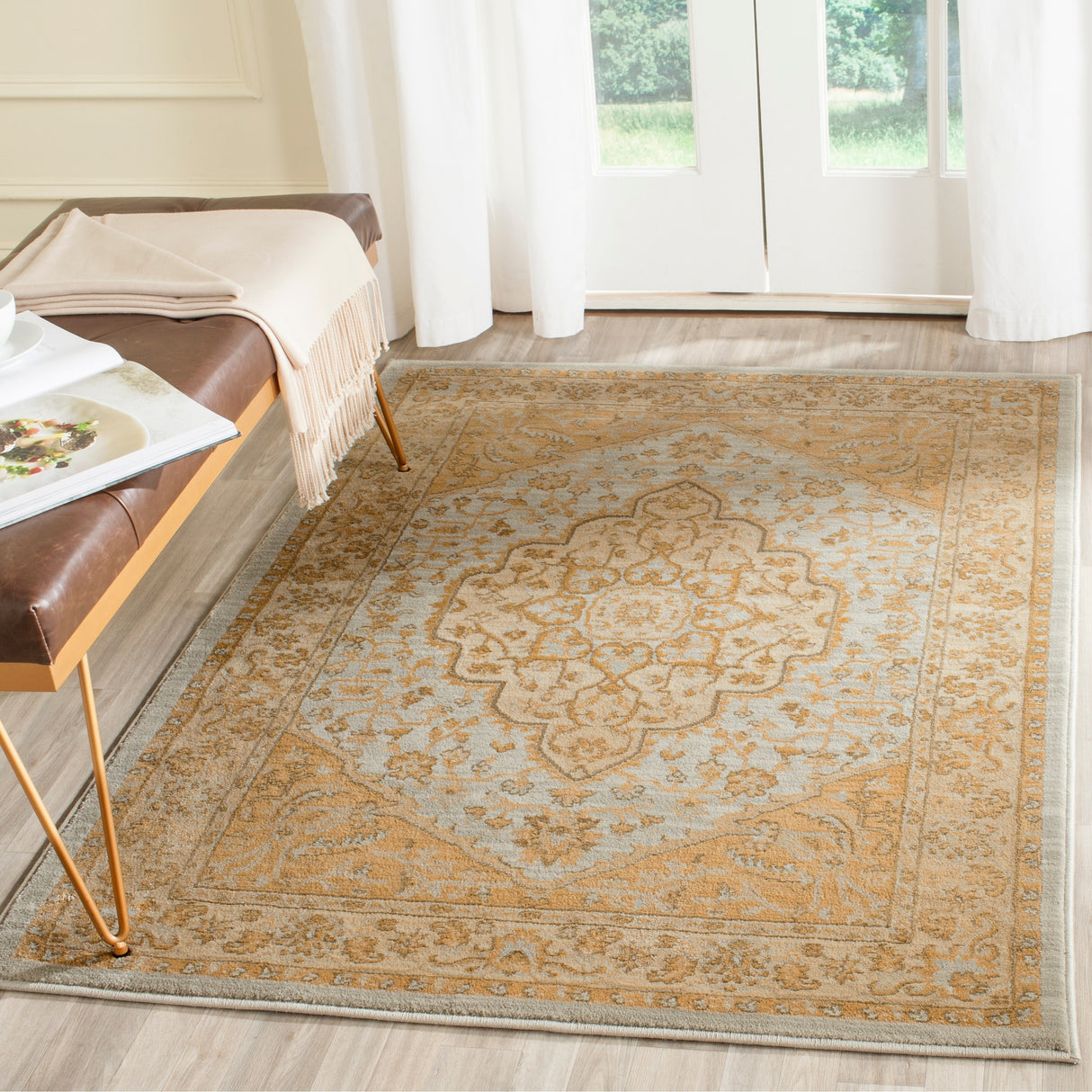 SAFAVIEH Austin Adelisa Traditional Oriental Rug