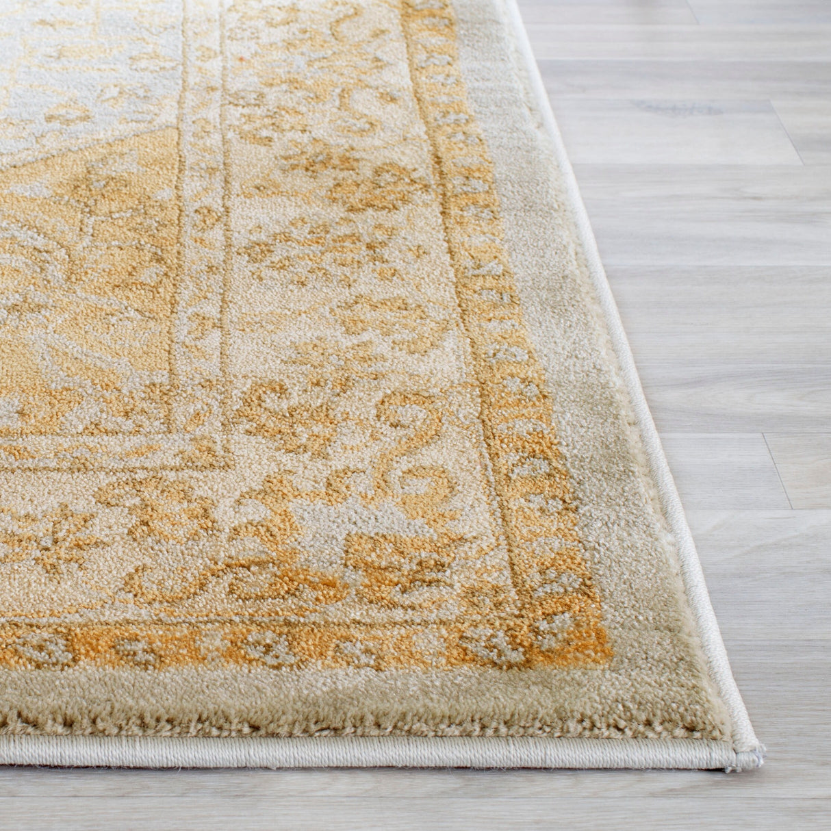 SAFAVIEH Austin Adelisa Traditional Oriental Rug