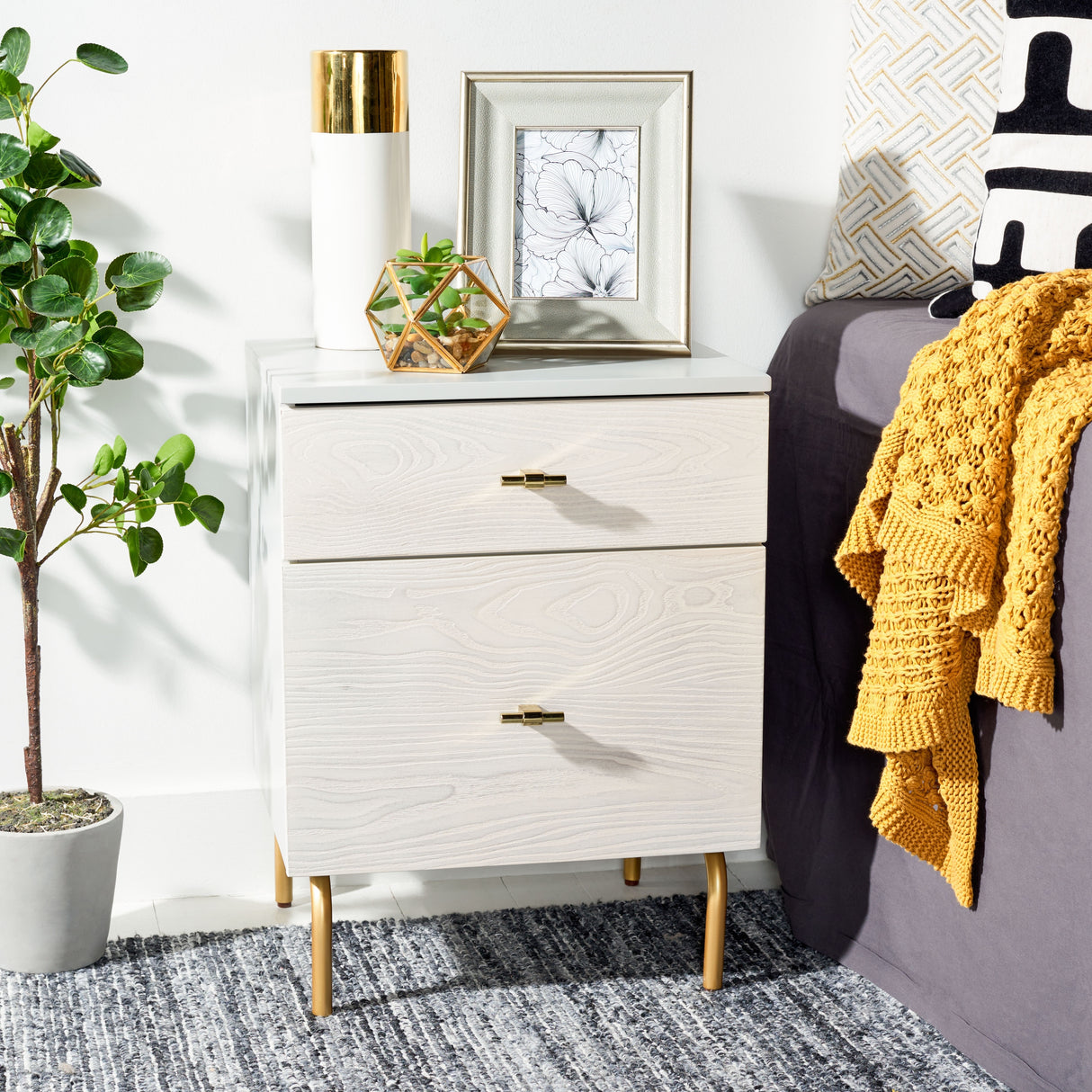 SAFAVIEH Bailee 2-Drawer Nightstand