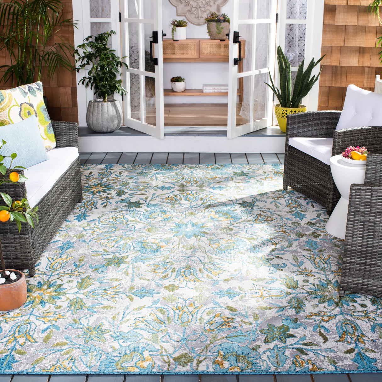 SAFAVIEH Barbados Kezban Floral Indoor/Outdoor Rug