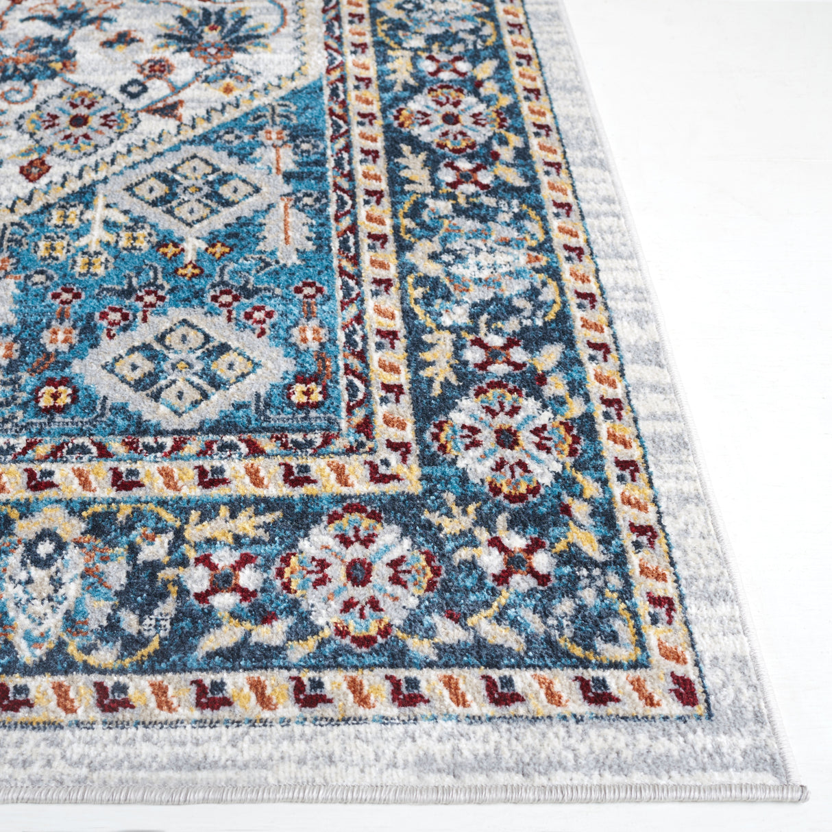 SAFAVIEH Bayside Machine Washable Korneliya Oriental Rug