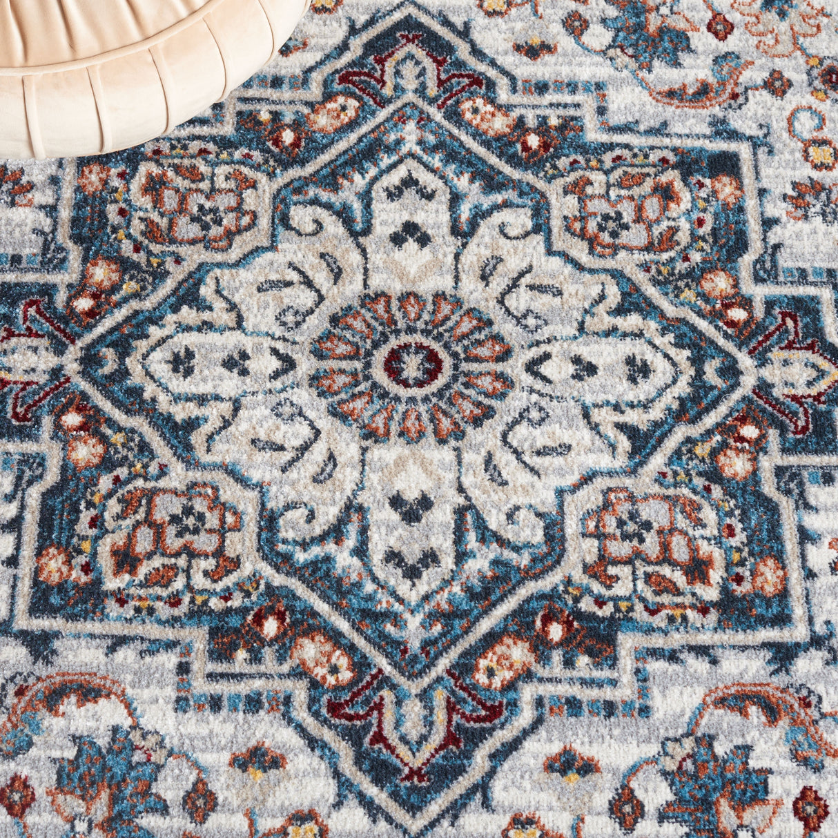 SAFAVIEH Bayside Machine Washable Korneliya Oriental Rug