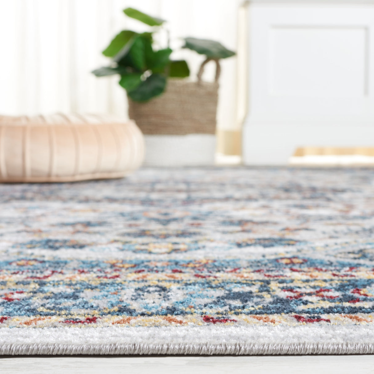 SAFAVIEH Bayside Machine Washable Korneliya Oriental Rug