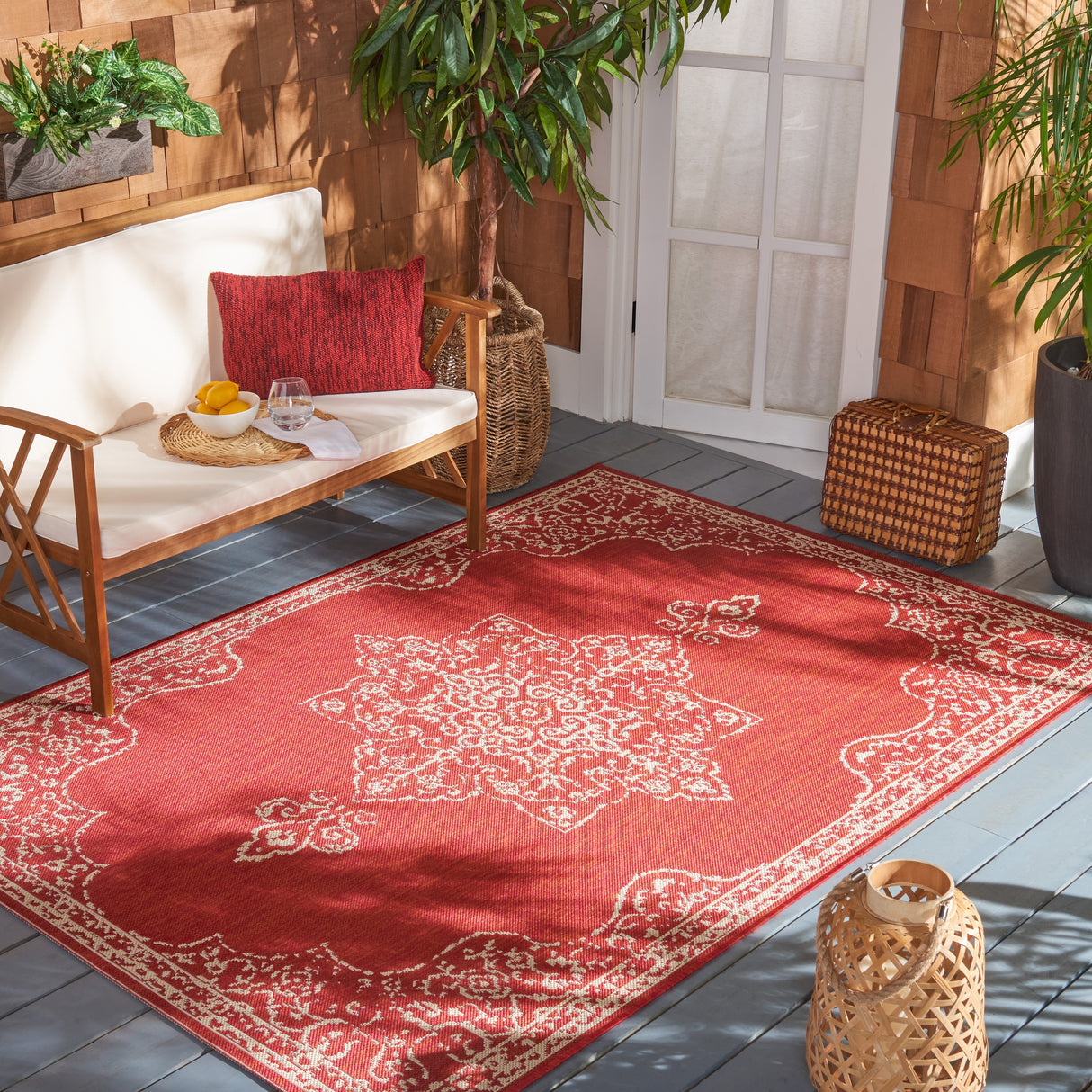 SAFAVIEH Beach House Zanfira Indoor/ Outdoor Waterproof Patio Backyard Rug