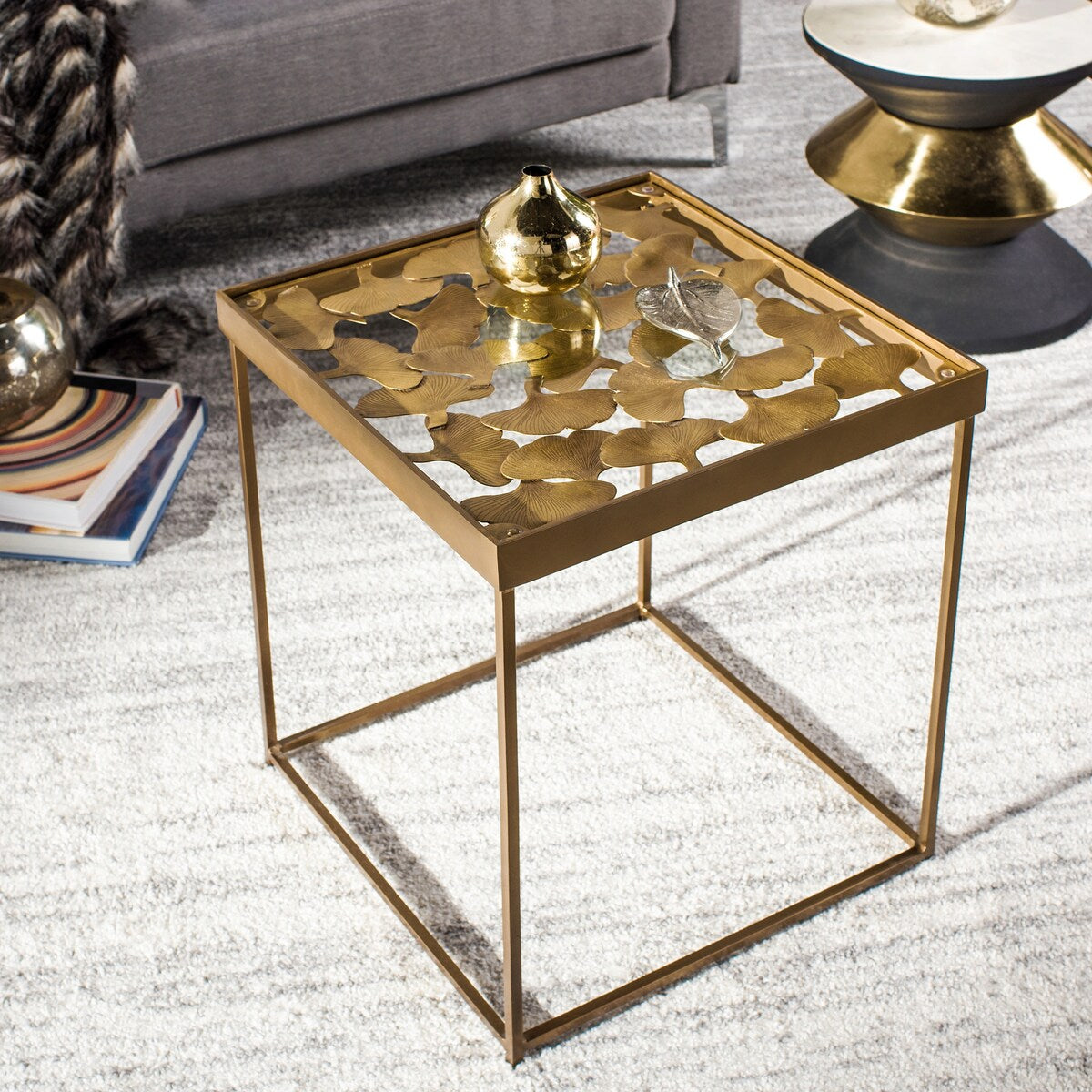 SAFAVIEH Belia Leaf Antique Brass Side Table - 16" x 16" x 20" - 16Wx16Dx20H