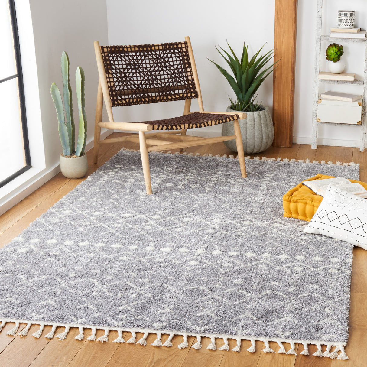 SAFAVIEH Berber Fringe Dashurije Leatha Trellis Rug