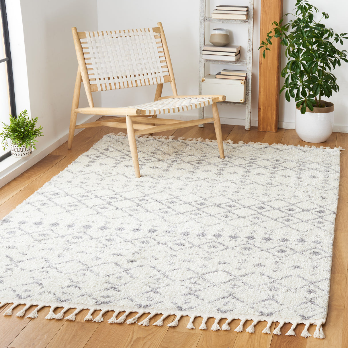 SAFAVIEH Berber Fringe Dashurije Leatha Trellis Rug