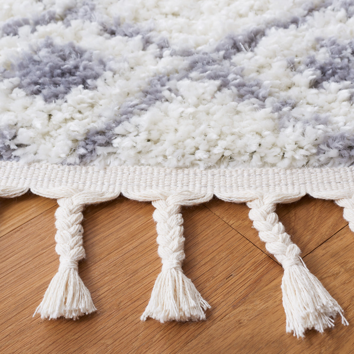 SAFAVIEH Berber Fringe Dashurije Leatha Trellis Rug