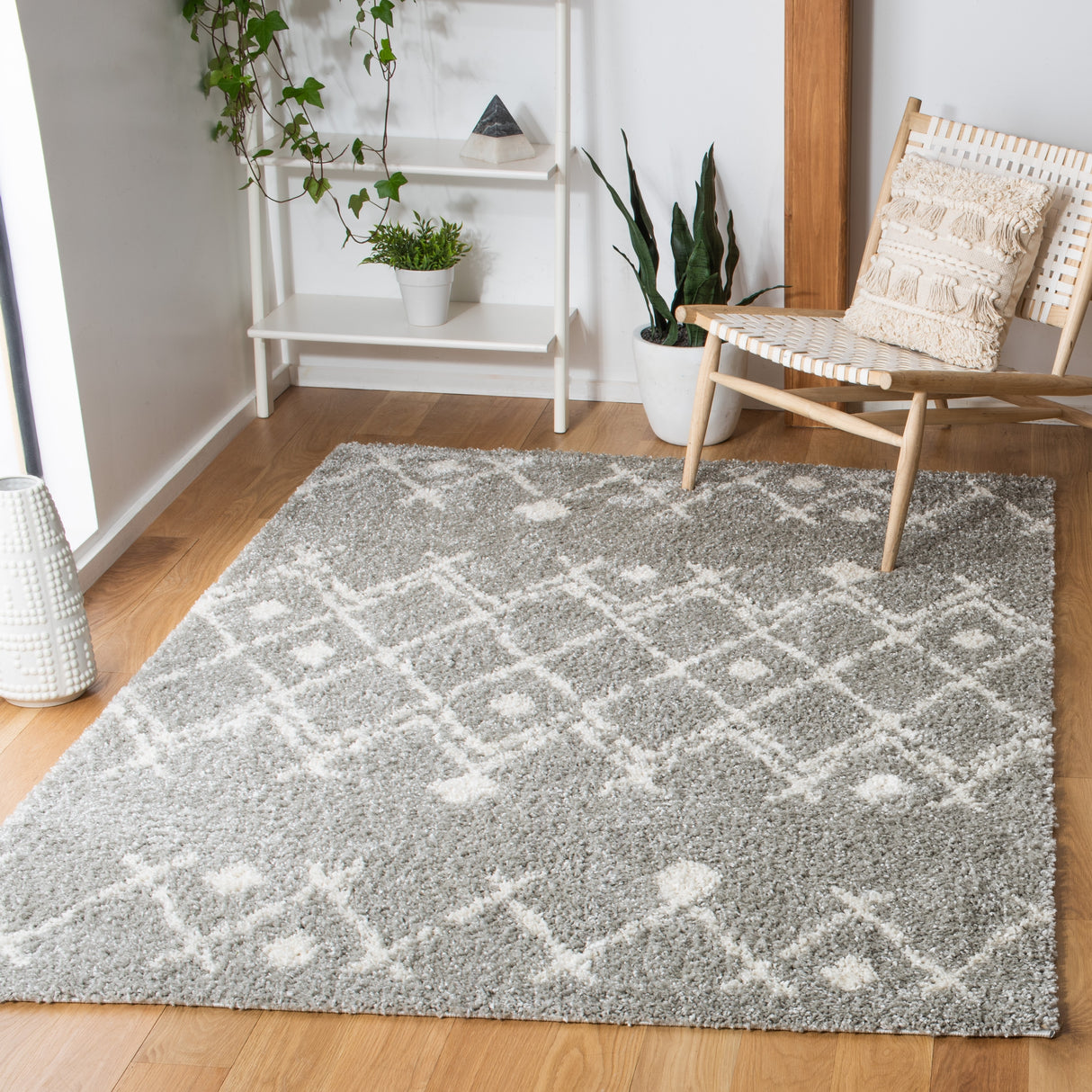 SAFAVIEH Berber Shag Jakolien Light Grey/Cream Rug