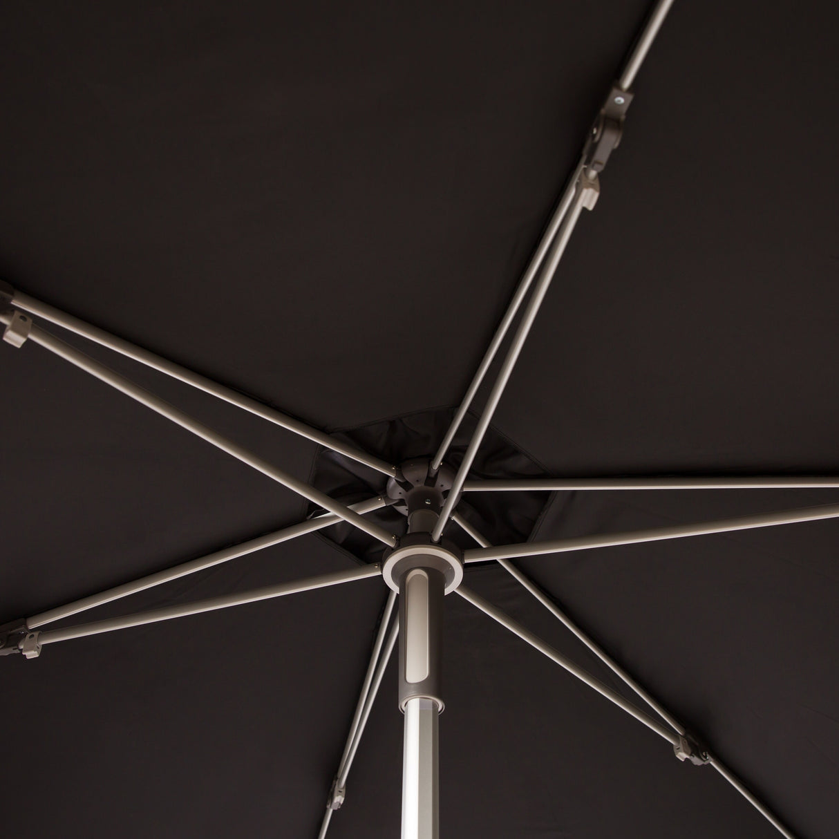 SAFAVIEH Bernd Aluminum Tilt And Crank 9-Foot Easy Glide Market Patio Umbrella, Base Not Included