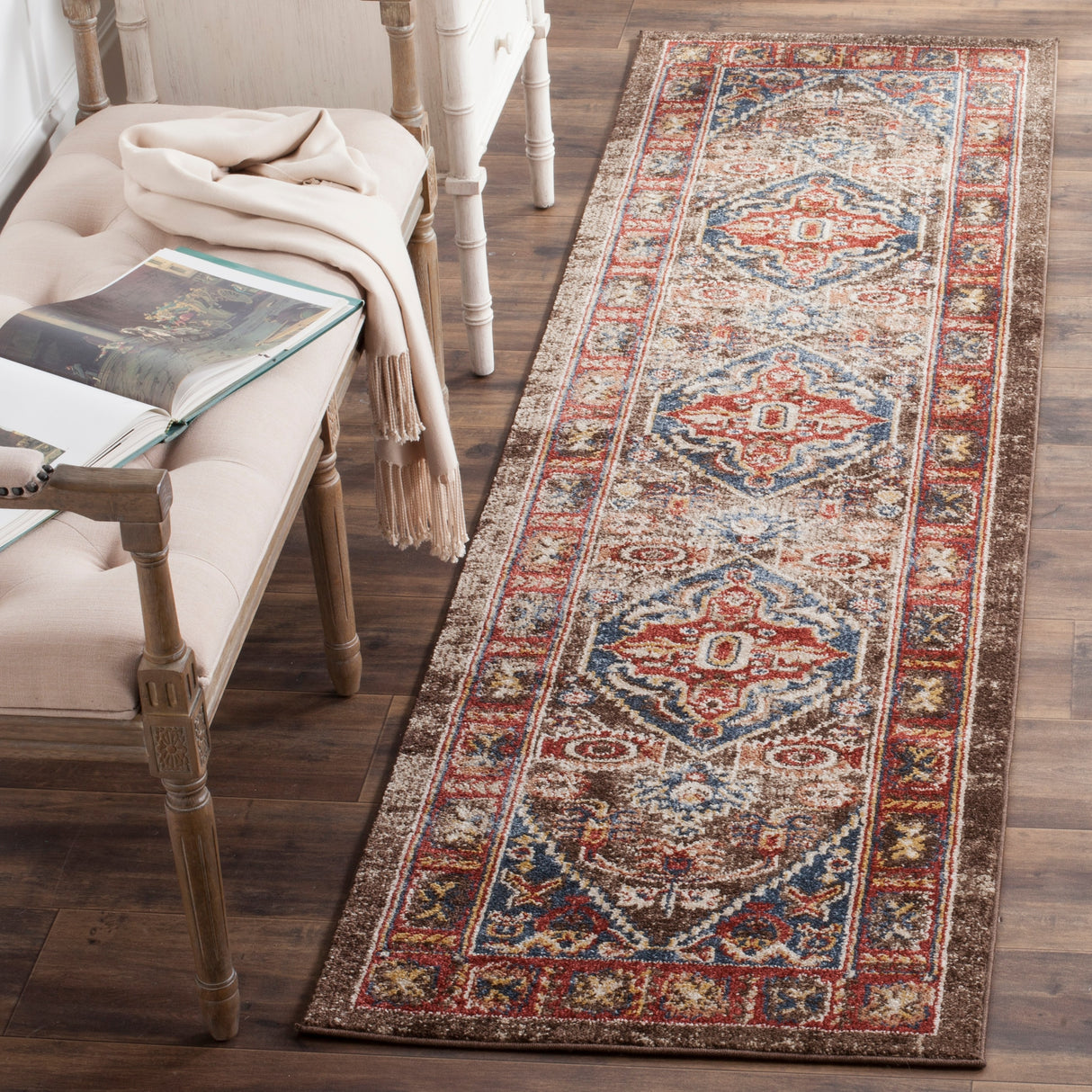 SAFAVIEH Bijar Bertineke Traditional Oriental Distressed Rug