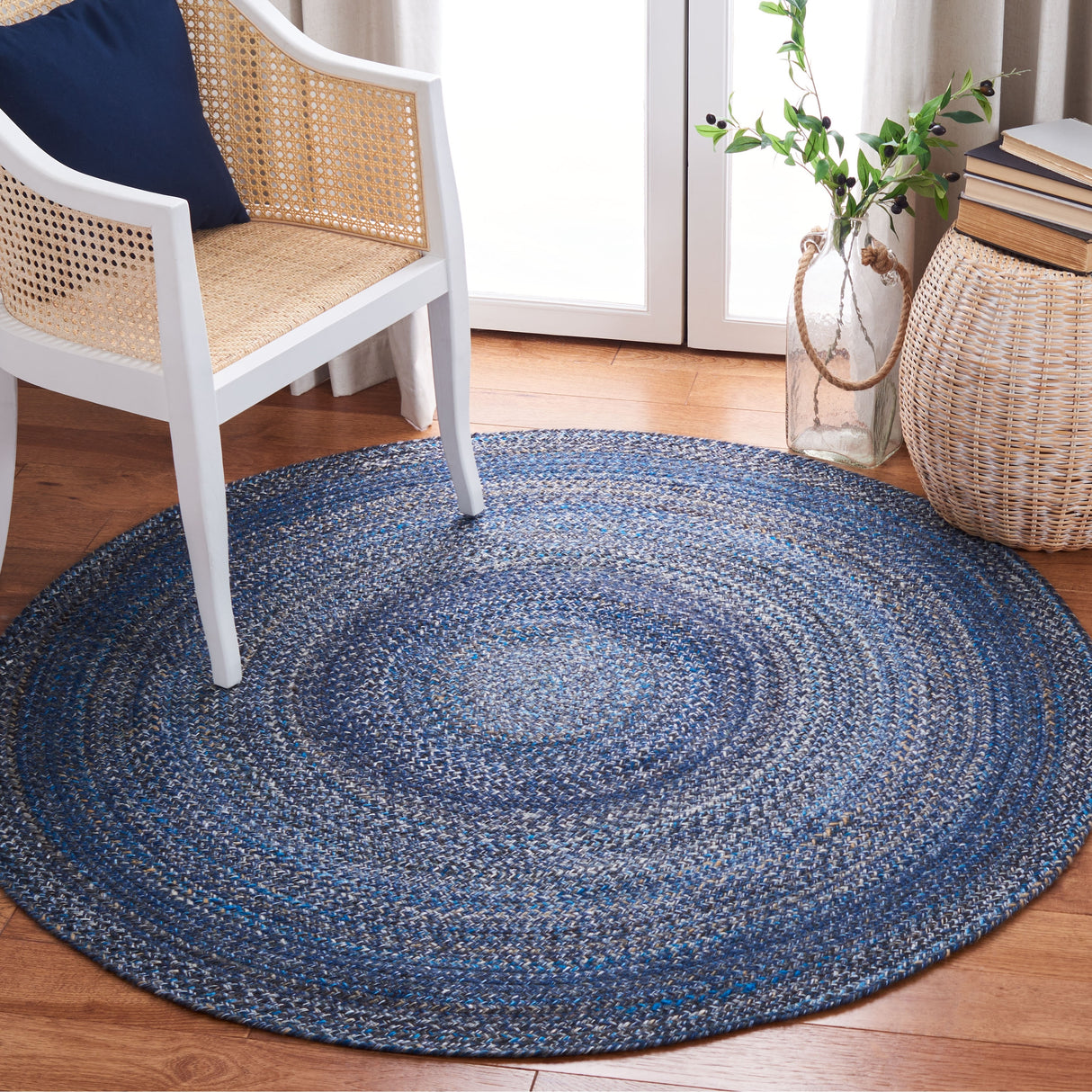 SAFAVIEH Braided Bjarnrin Flatweave Rug