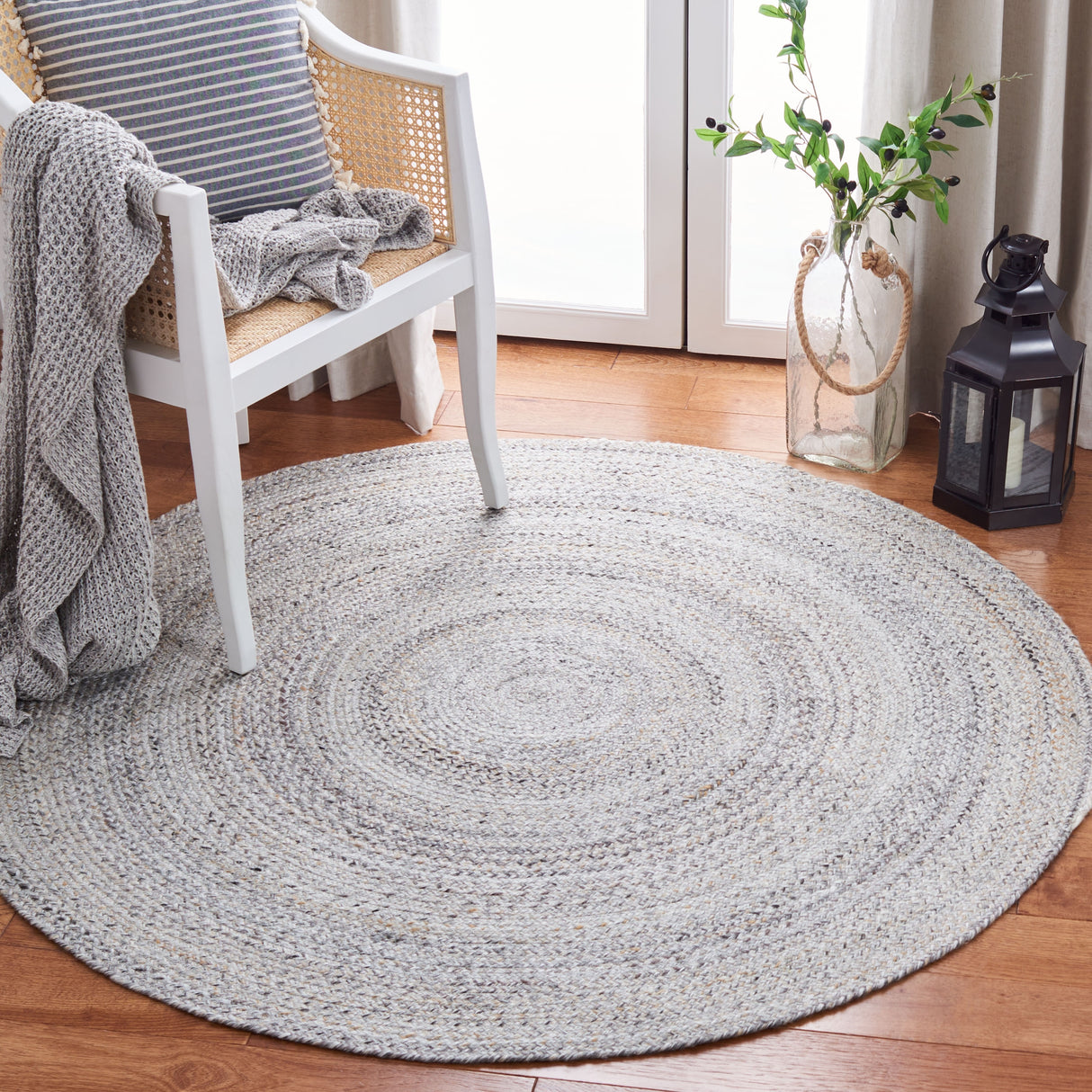 SAFAVIEH Braided Bjarnrin Flatweave Rug