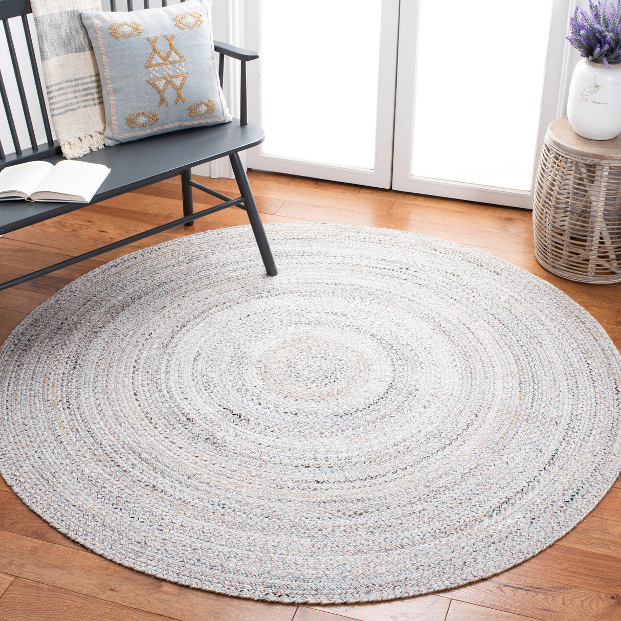 SAFAVIEH Braided Bjarnrin Flatweave Rug