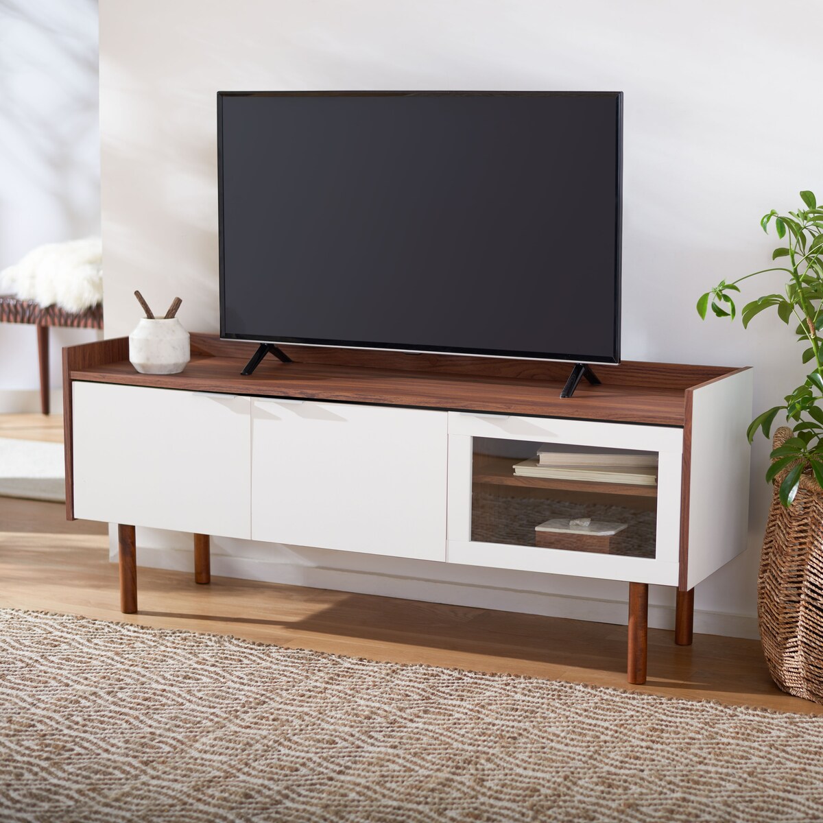 SAFAVIEH Breann Walnut 55-inch Storage Media TV Stand - 55.1" W x 15.7" L x 22.7" H - 55Wx16Dx23H