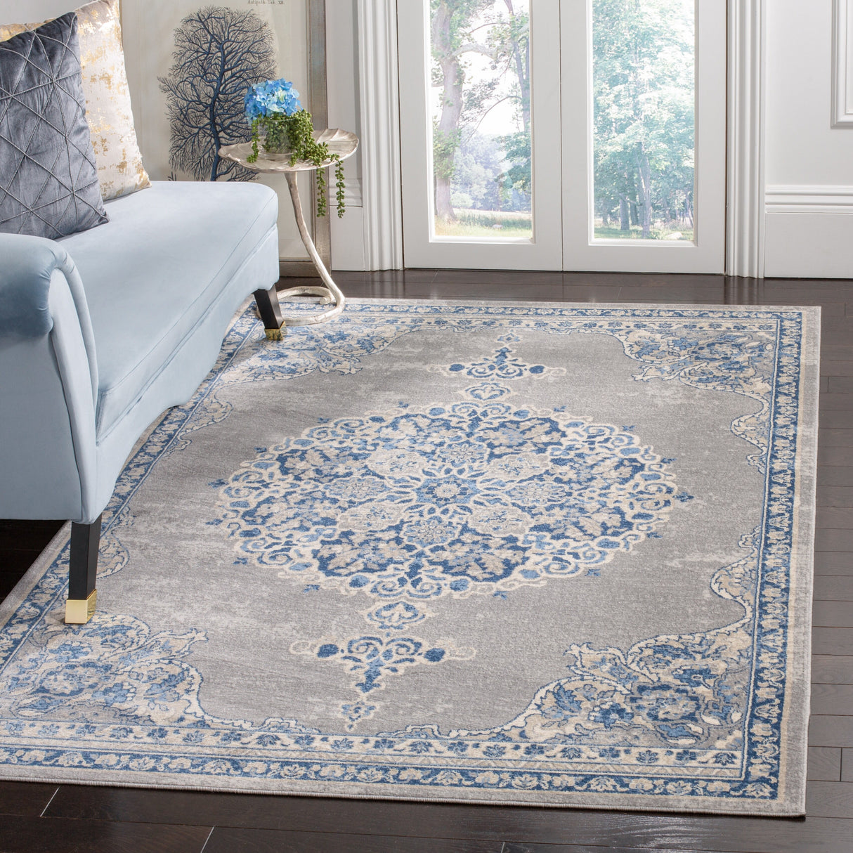 SAFAVIEH Brentwood Coralyne Traditional Oriental Rug