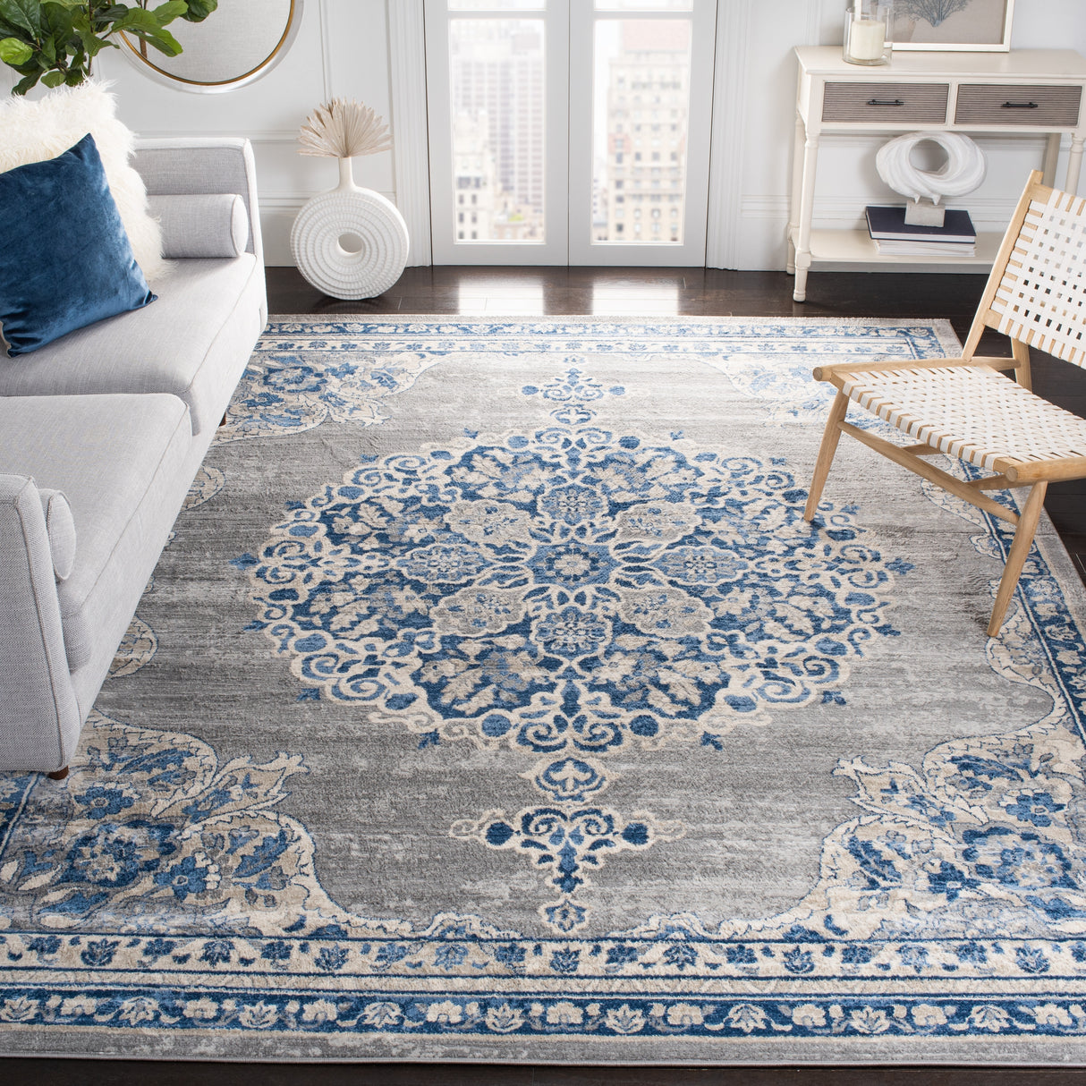 SAFAVIEH Brentwood Coralyne Traditional Oriental Rug