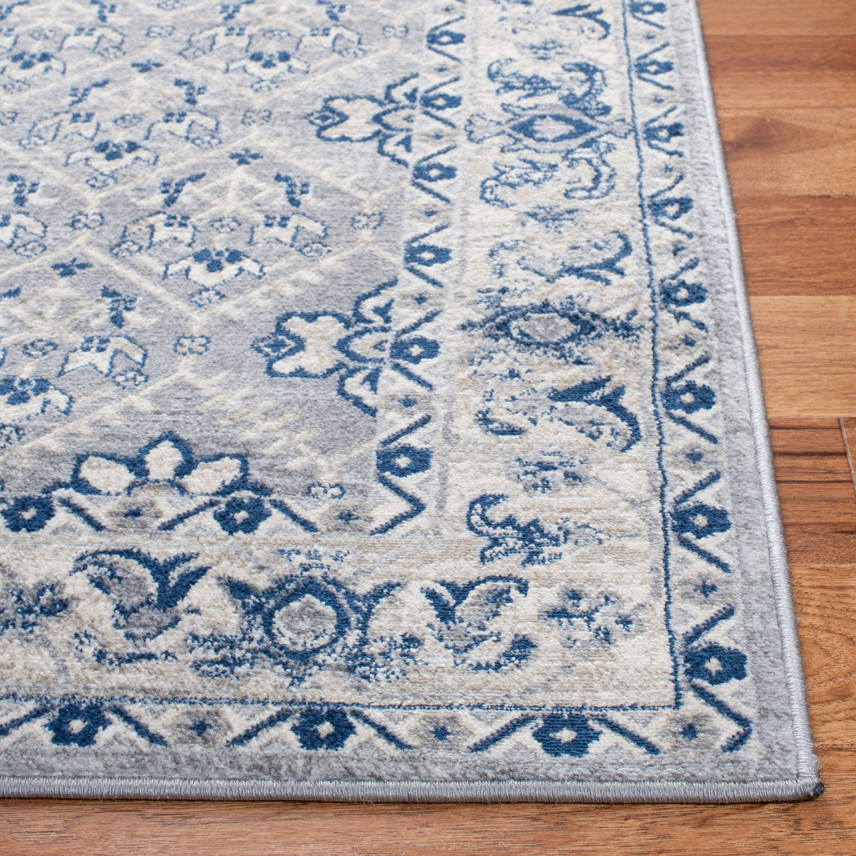 SAFAVIEH Brentwood Paunica Oriental Damask Trellis Rug