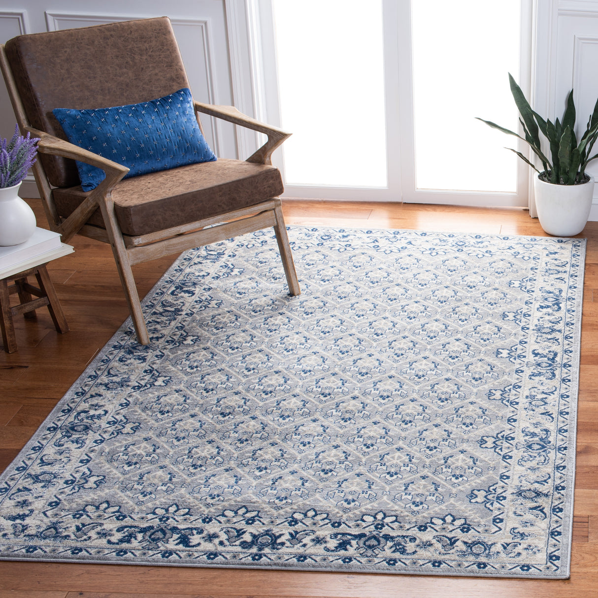 SAFAVIEH Brentwood Paunica Oriental Damask Trellis Rug