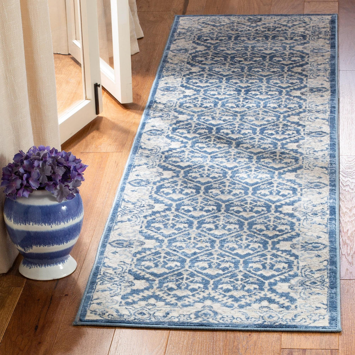 SAFAVIEH Brentwood Paunica Oriental Damask Trellis Rug