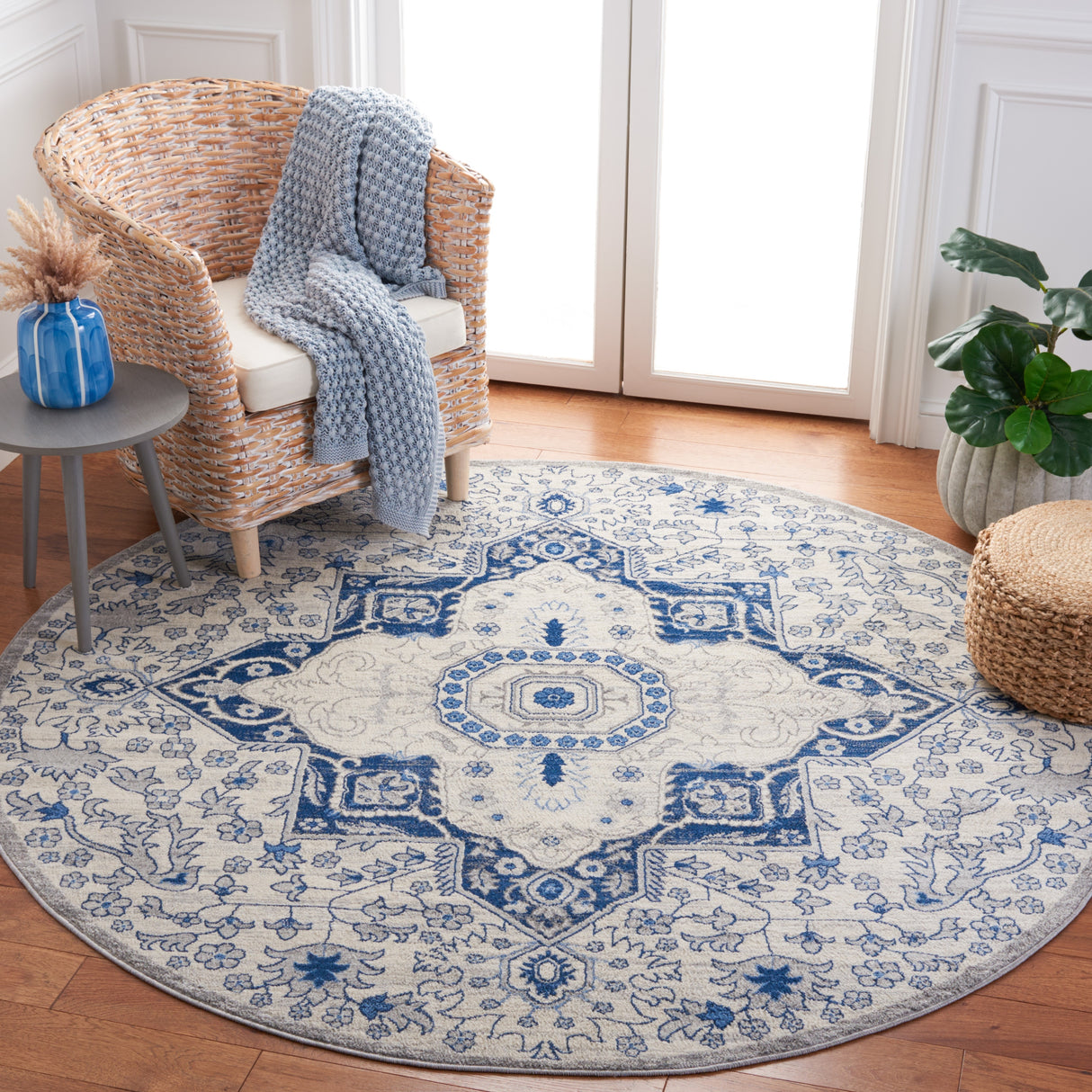 SAFAVIEH Brentwood Sira Traditional Oriental Rug