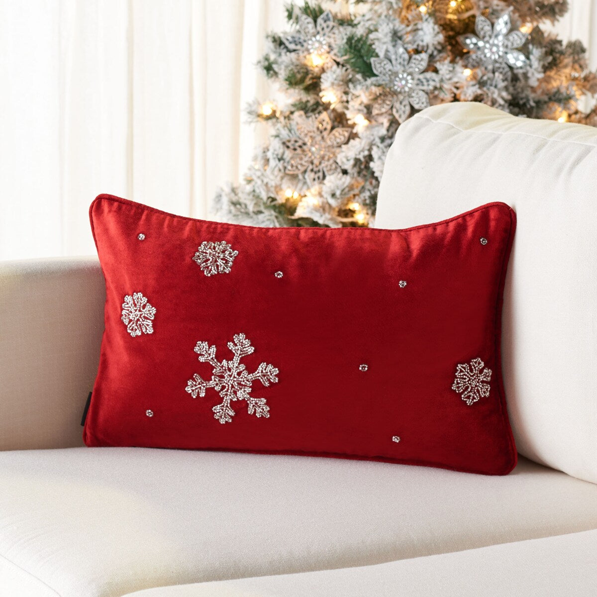 SAFAVIEH Bridgette 12"x20" Snow Pillow