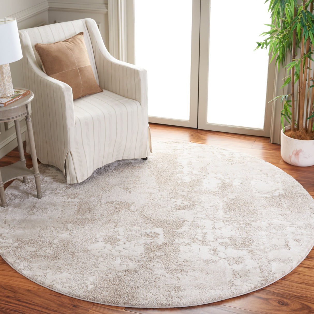 SAFAVIEH Century Dagnija Modern Abstract Rug