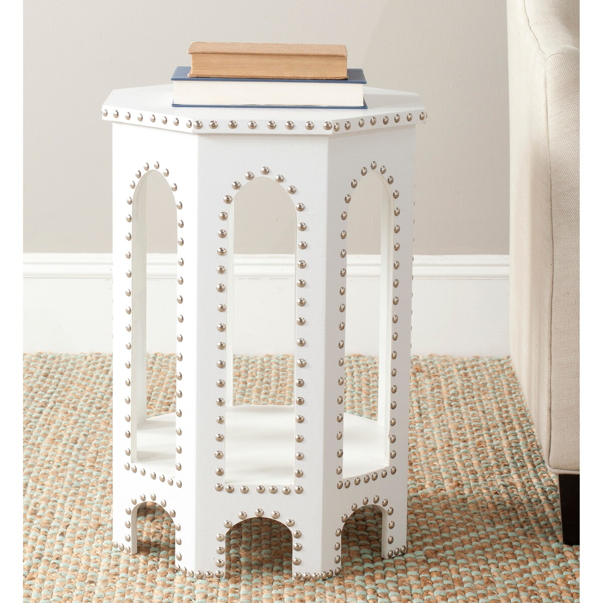 SAFAVIEH Collette Grey Studded Accent Table - 15.7" x 15.7" x 22" - 16Wx16Dx22H