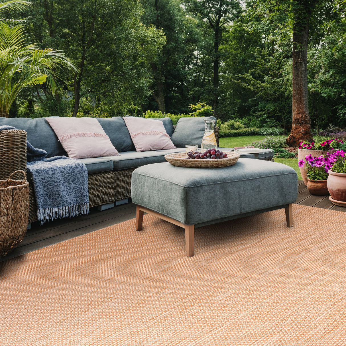 SAFAVIEH Courtyard Begajeta Indoor/Outdoor Waterproof Patio Backyard Rug.