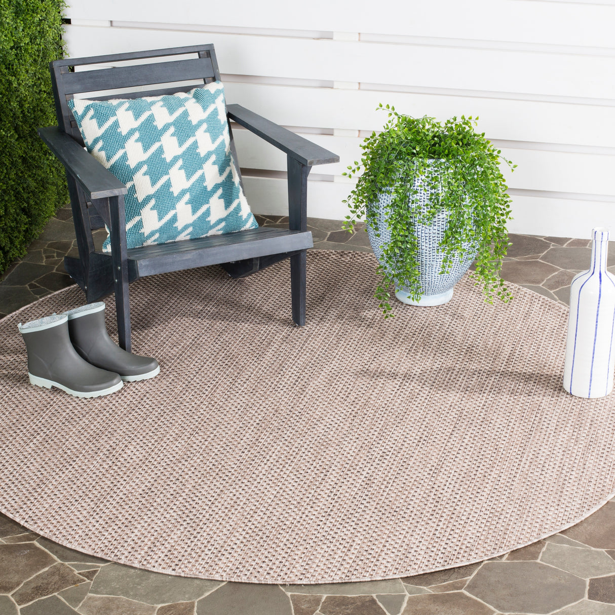 SAFAVIEH Courtyard Begajeta Indoor/Outdoor Waterproof Patio Backyard Rug.