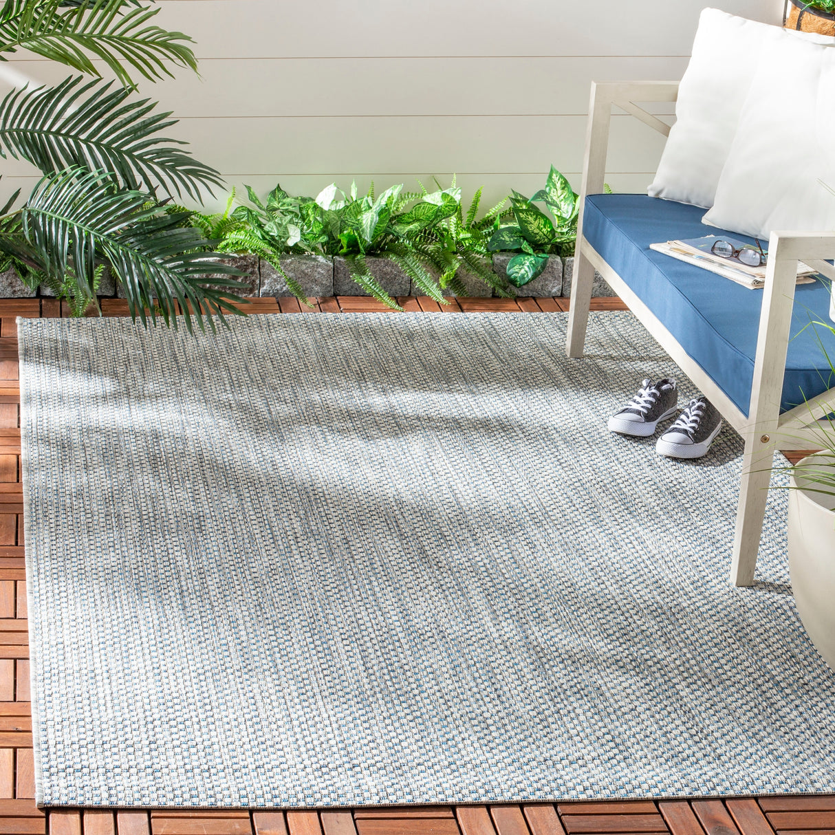 SAFAVIEH Courtyard Begajeta Indoor/Outdoor Waterproof Patio Backyard Rug.