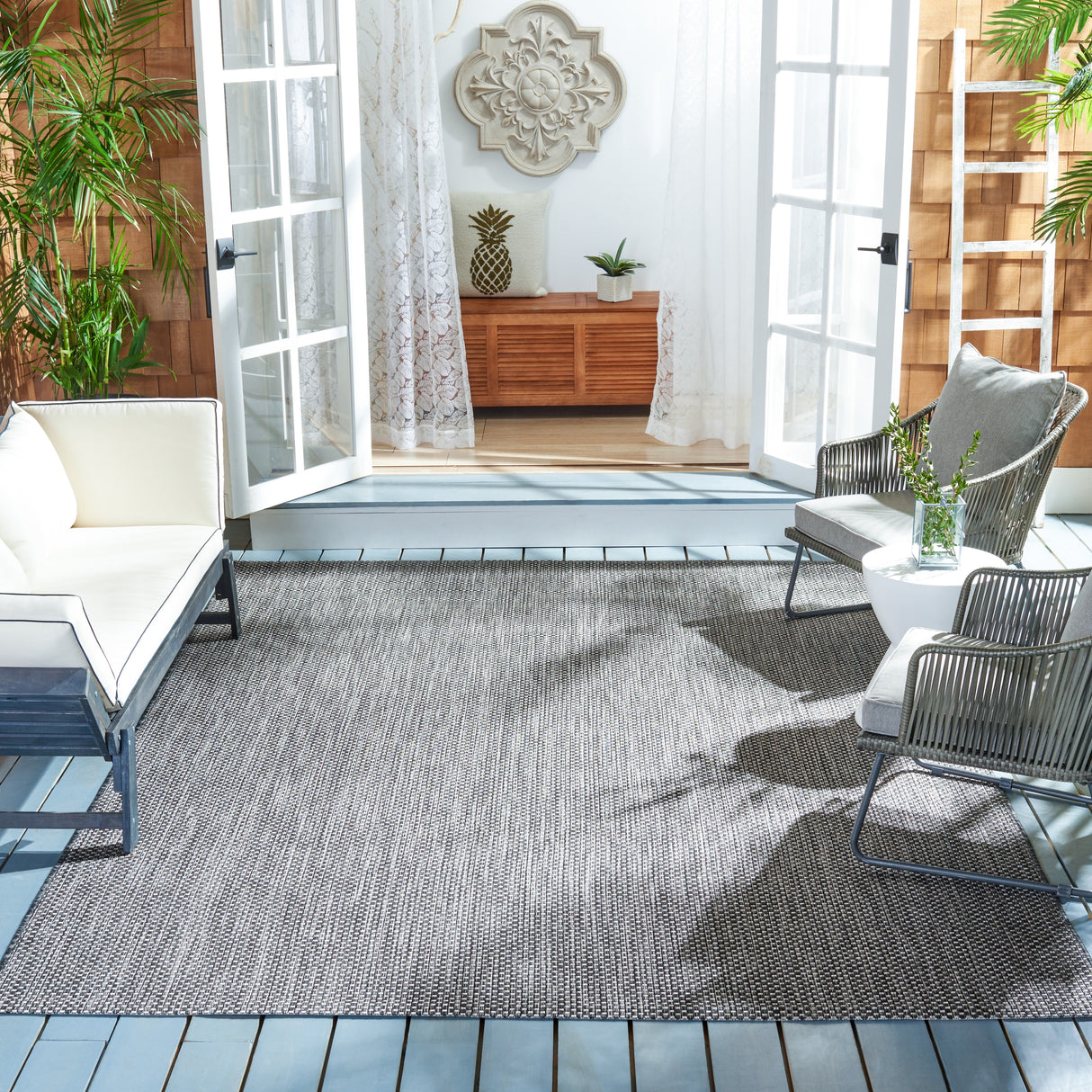 SAFAVIEH Courtyard Begajeta Indoor/Outdoor Waterproof Patio Backyard Rug.