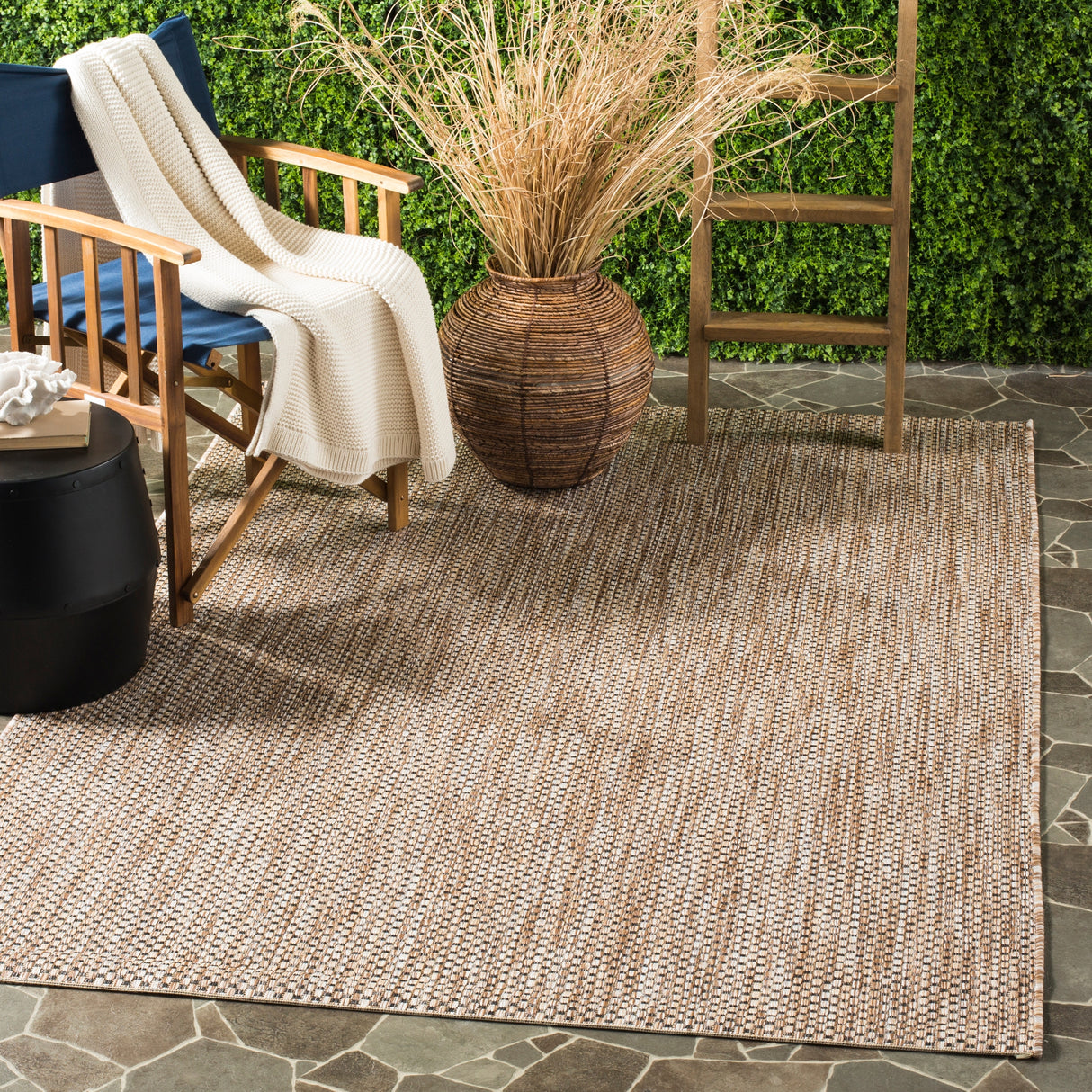 SAFAVIEH Courtyard Begajeta Indoor/Outdoor Waterproof Patio Backyard Rug.