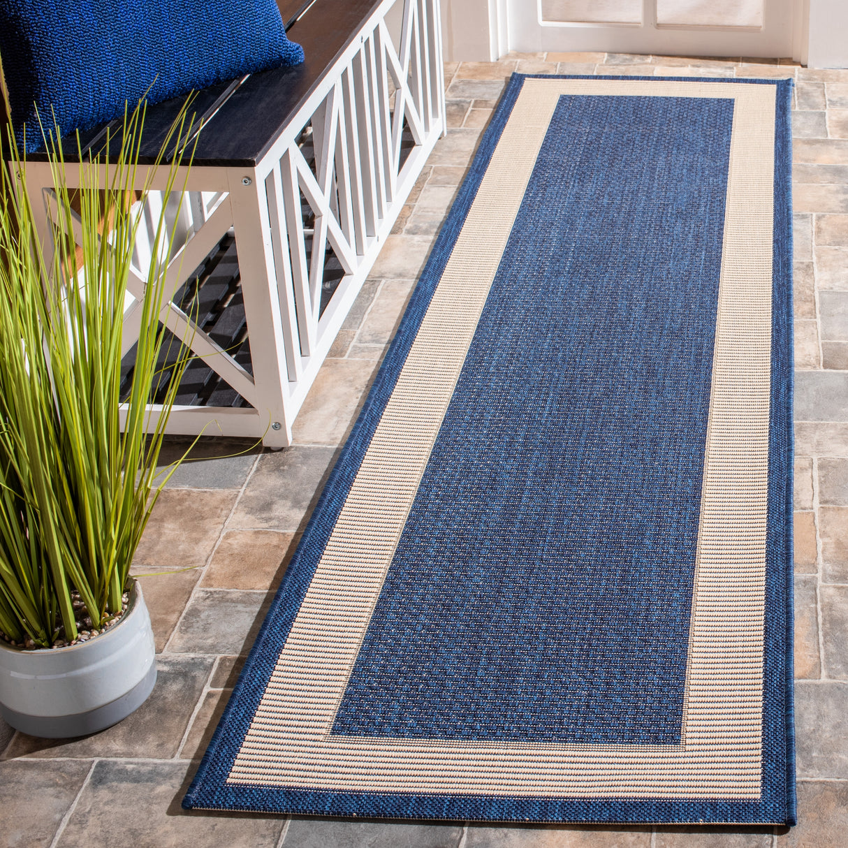 SAFAVIEH Courtyard Gwenneth Indoor/Outdoor Waterproof Patio Backyard Rug