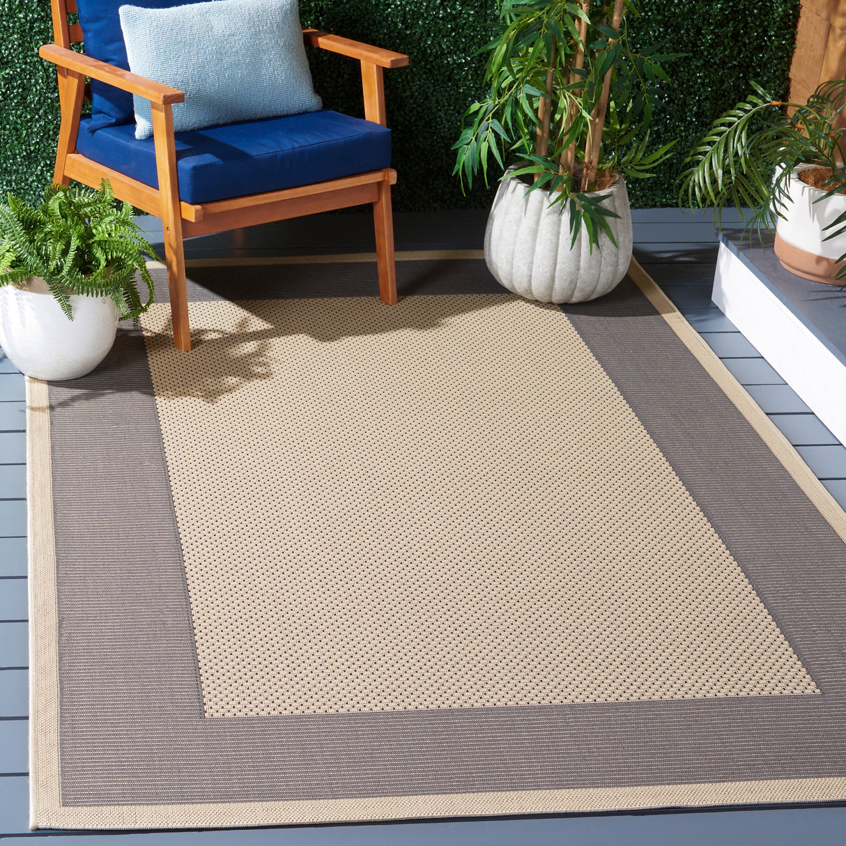 SAFAVIEH Courtyard Gwenneth Indoor/Outdoor Waterproof Patio Backyard Rug