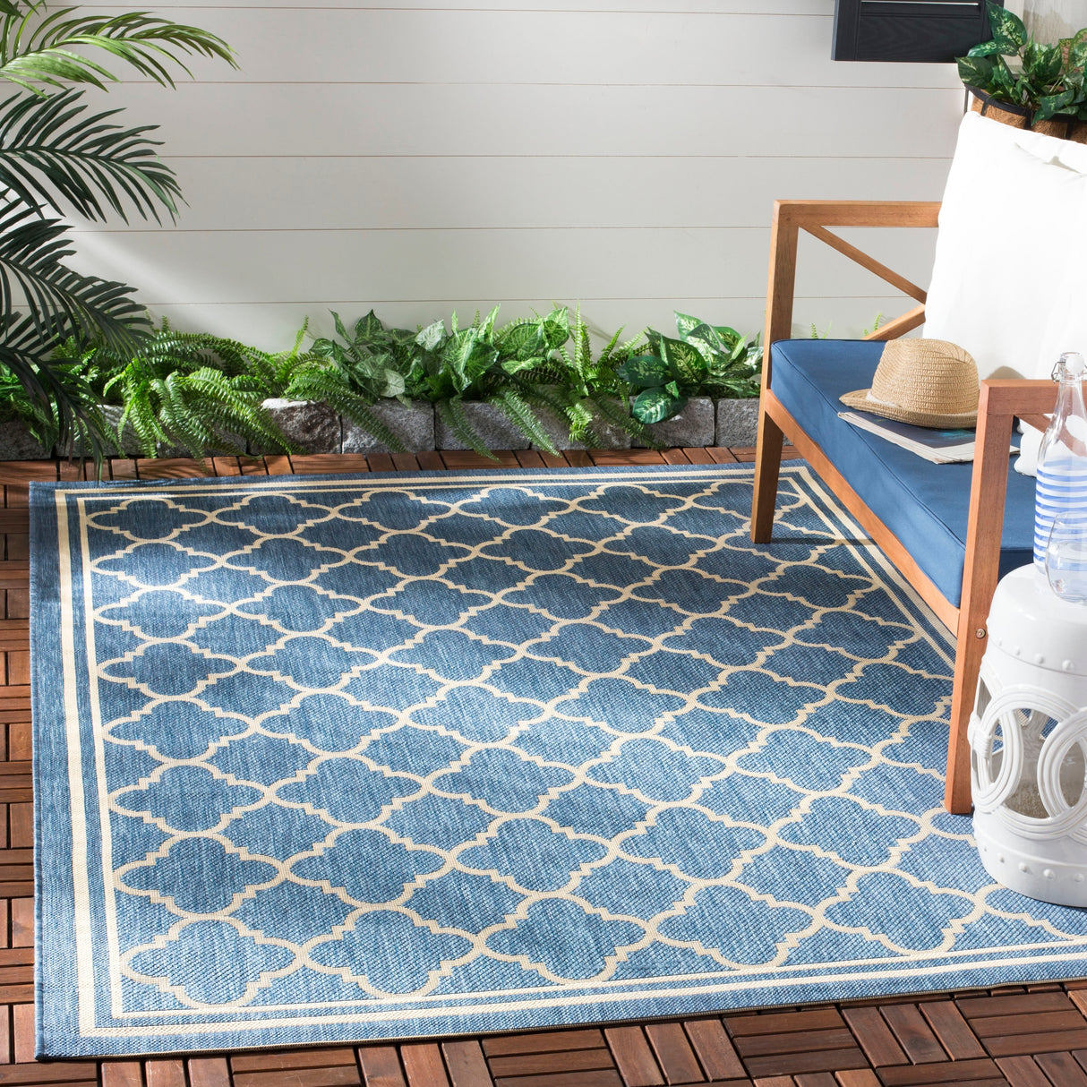 SAFAVIEH Courtyard Kristelle Indoor/ Outdoor Waterproof Patio Backyard Rug