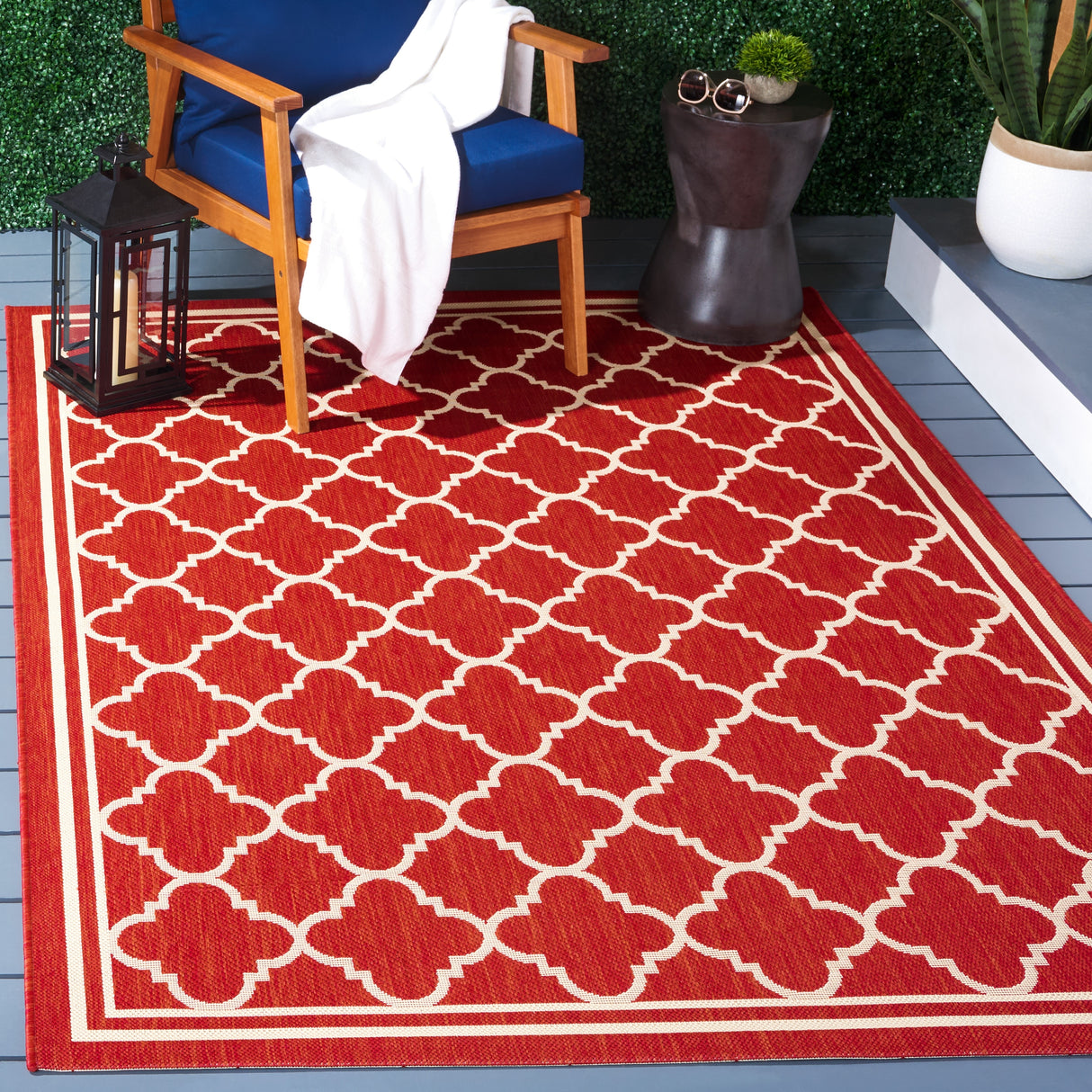 SAFAVIEH Courtyard Kristelle Indoor/ Outdoor Waterproof Patio Backyard Rug