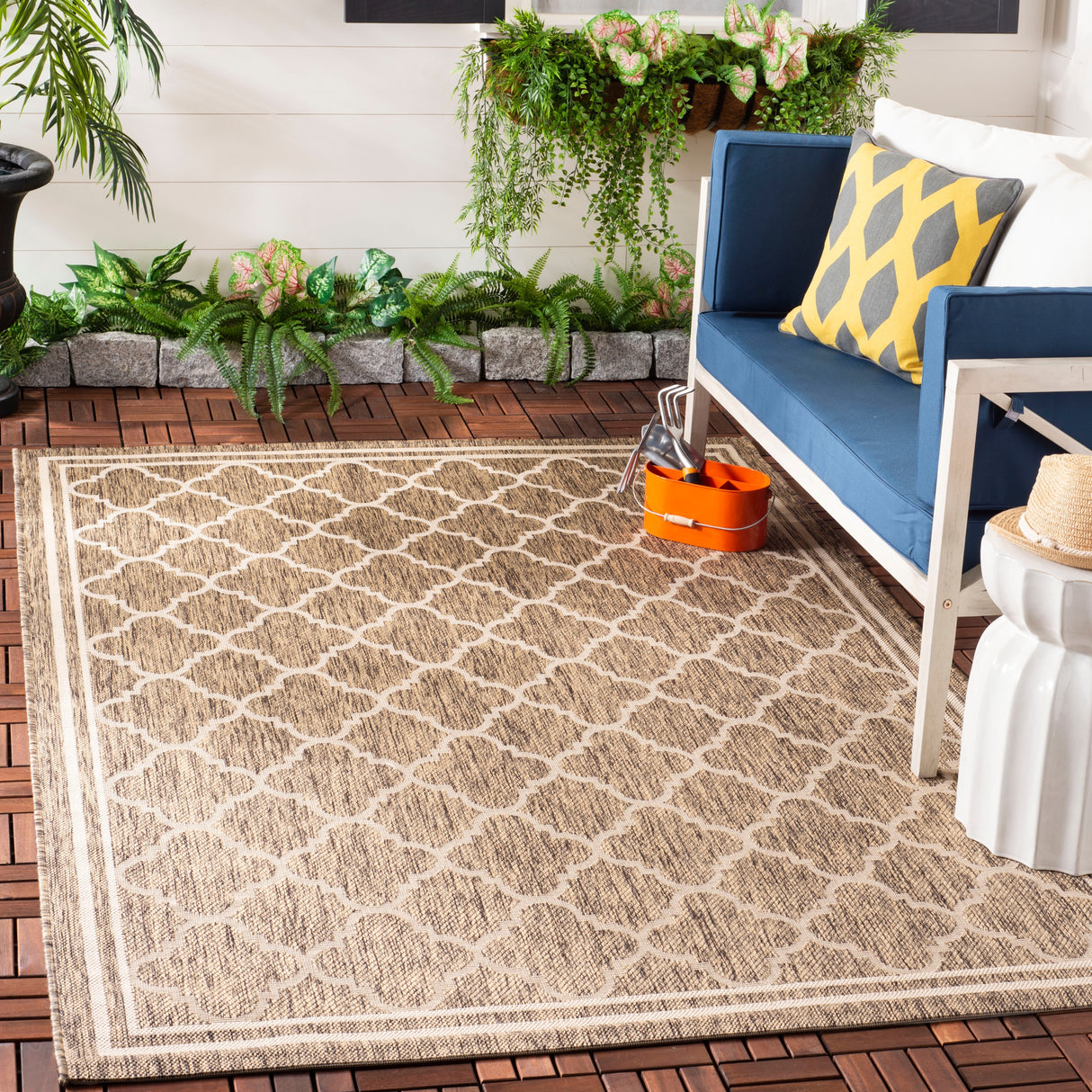 SAFAVIEH Courtyard Kristelle Indoor/ Outdoor Waterproof Patio Backyard Rug