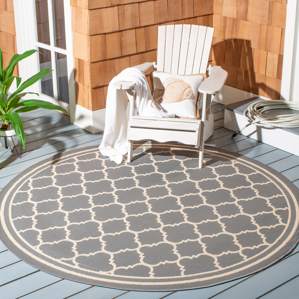 SAFAVIEH Courtyard Kristelle Indoor/ Outdoor Waterproof Patio Backyard Rug