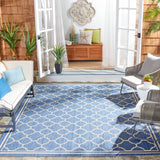 SAFAVIEH Courtyard Kristelle Indoor/ Outdoor Waterproof Patio Backyard Rug