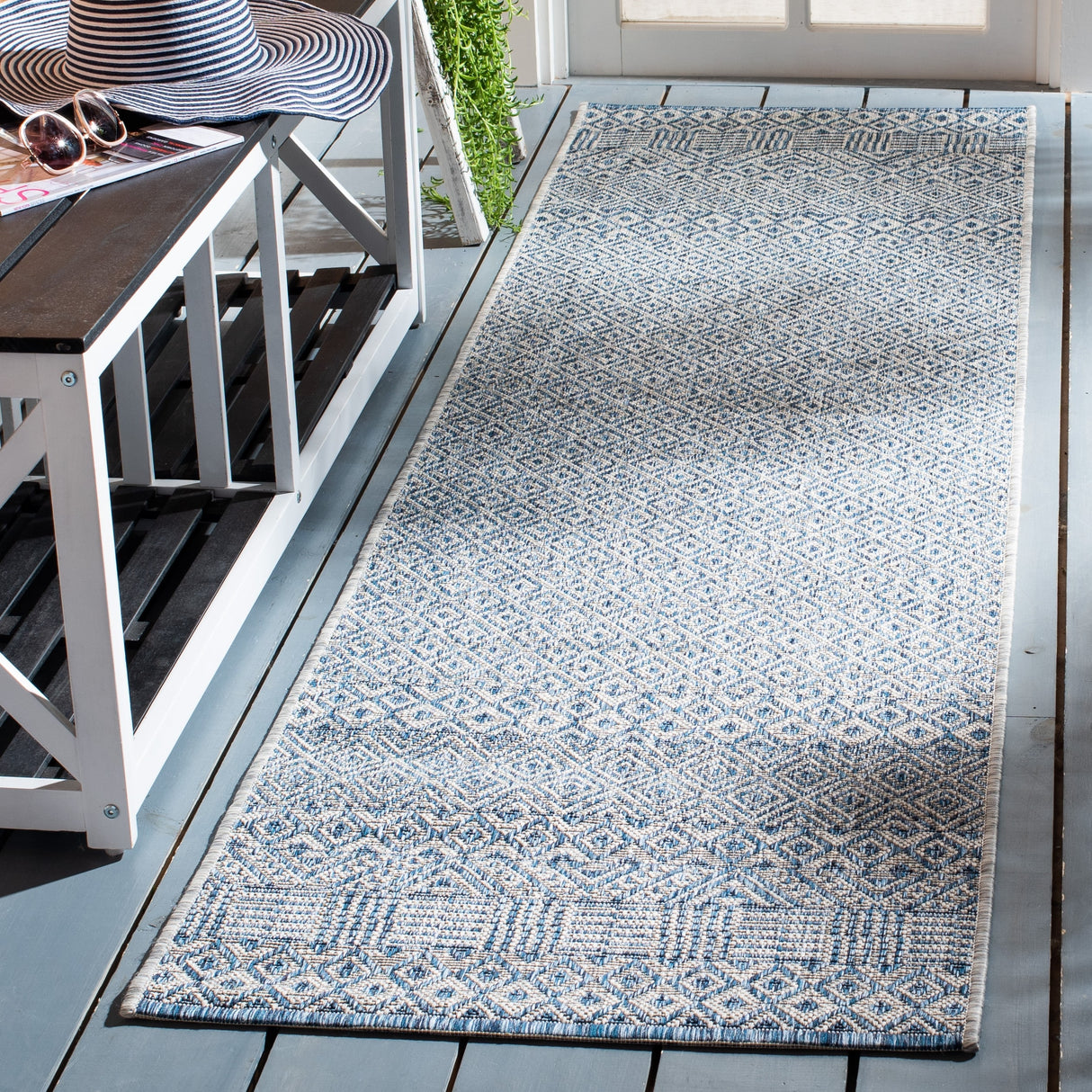 SAFAVIEH Courtyard Leonara Indoor/Outdoor Waterproof Patio Backyard Rug