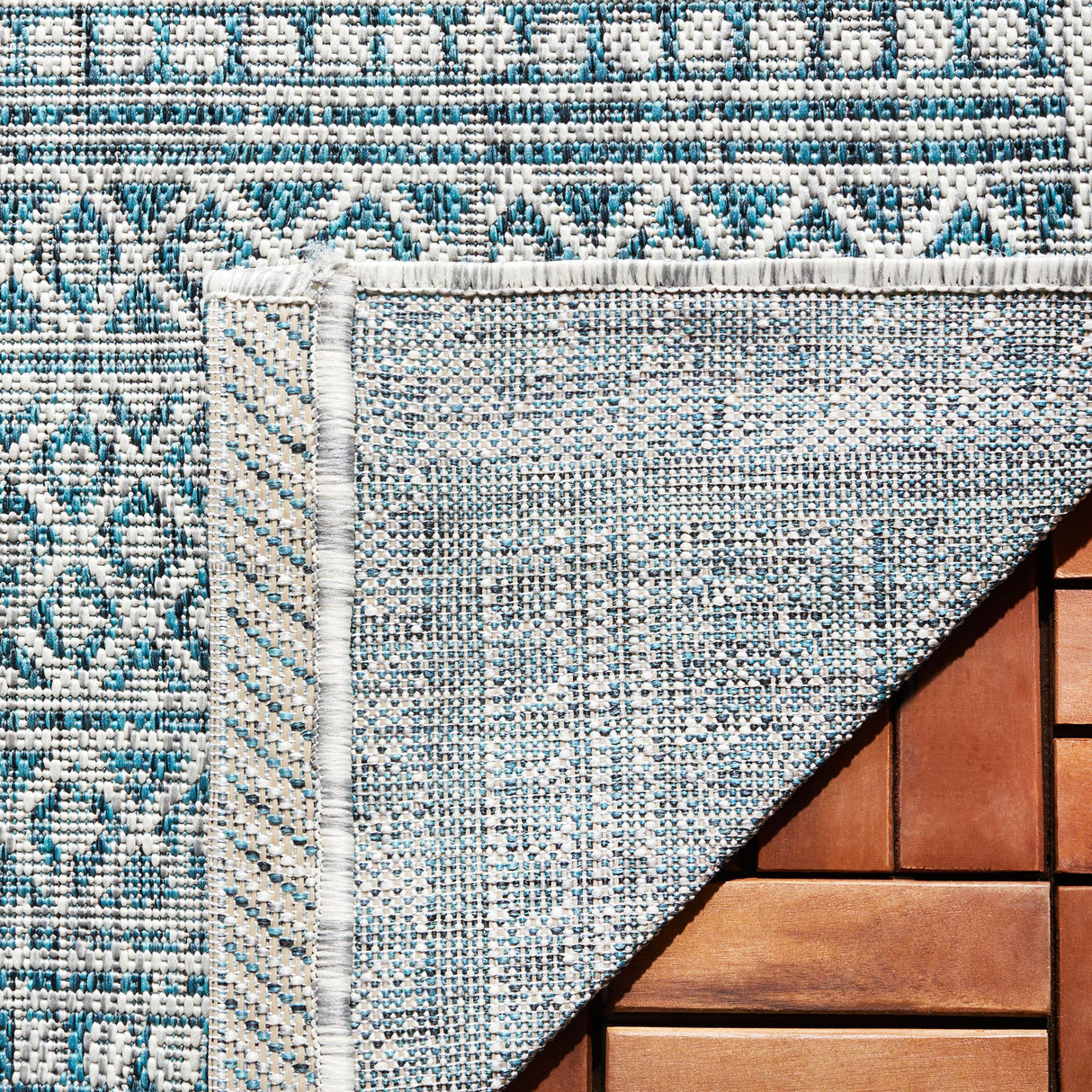 SAFAVIEH Courtyard Marje Transitional Rug