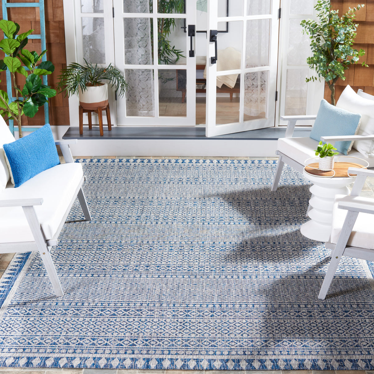 SAFAVIEH Courtyard Marje Transitional Rug