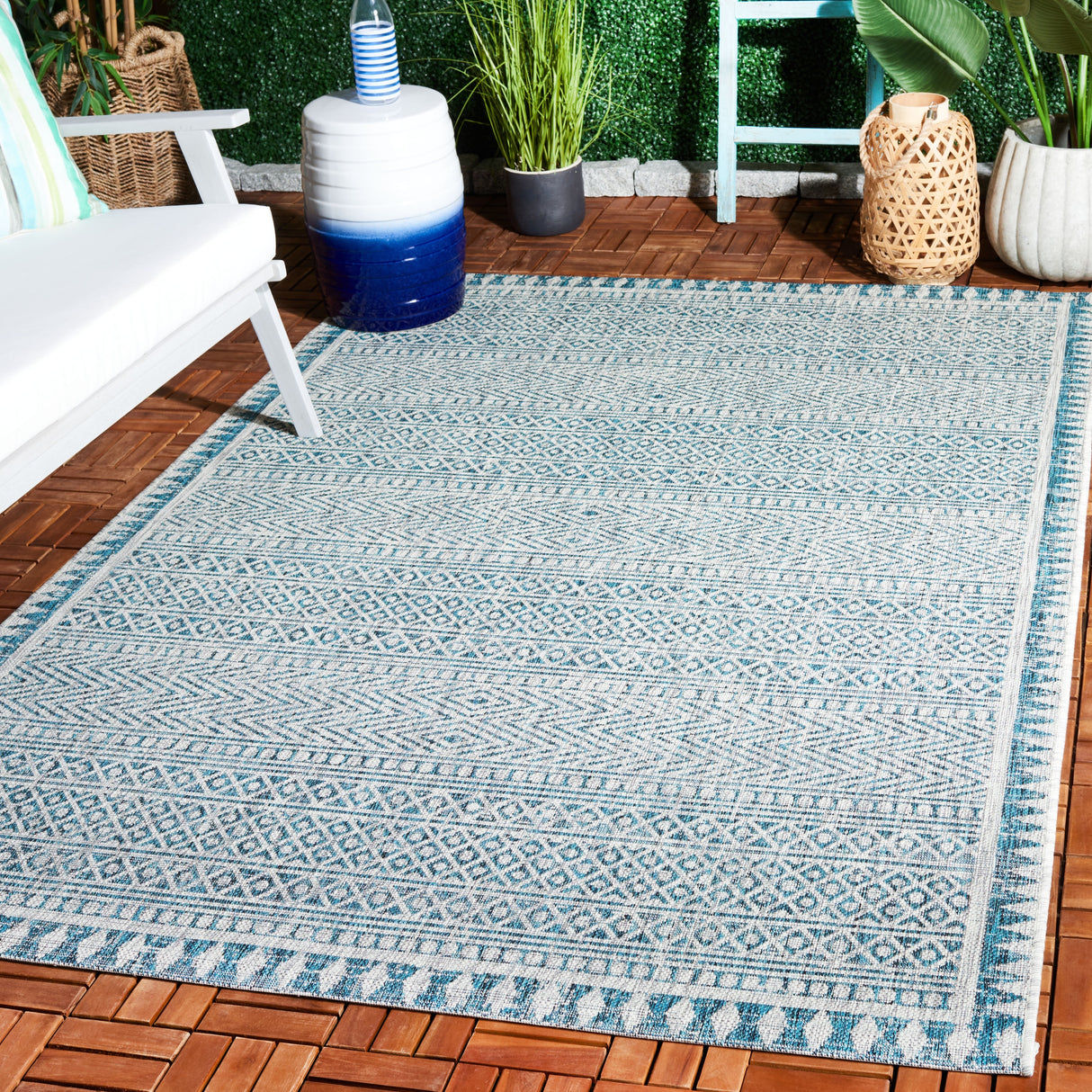 SAFAVIEH Courtyard Marje Transitional Rug