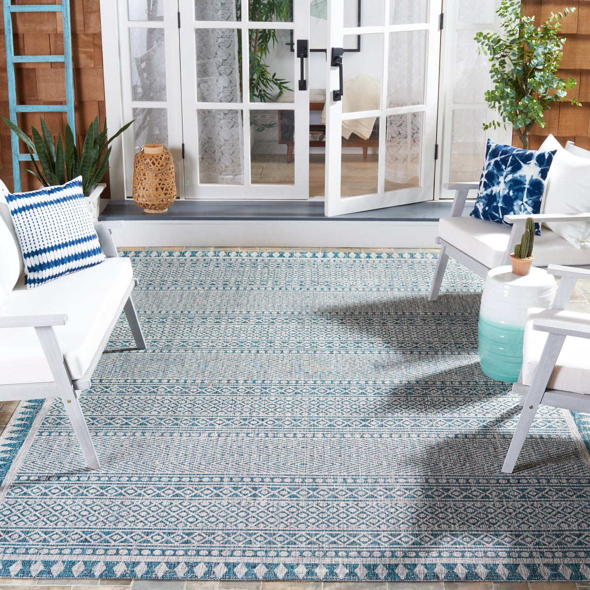 SAFAVIEH Courtyard Marje Transitional Rug