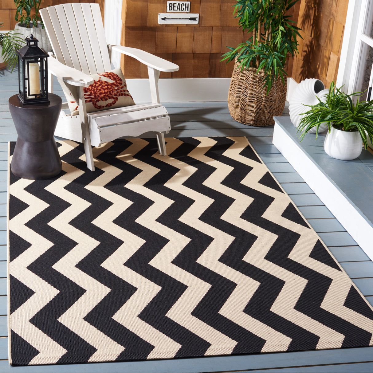 SAFAVIEH Courtyard Morganne Chevron Indoor/ Outdoor Waterproof Patio Backyard