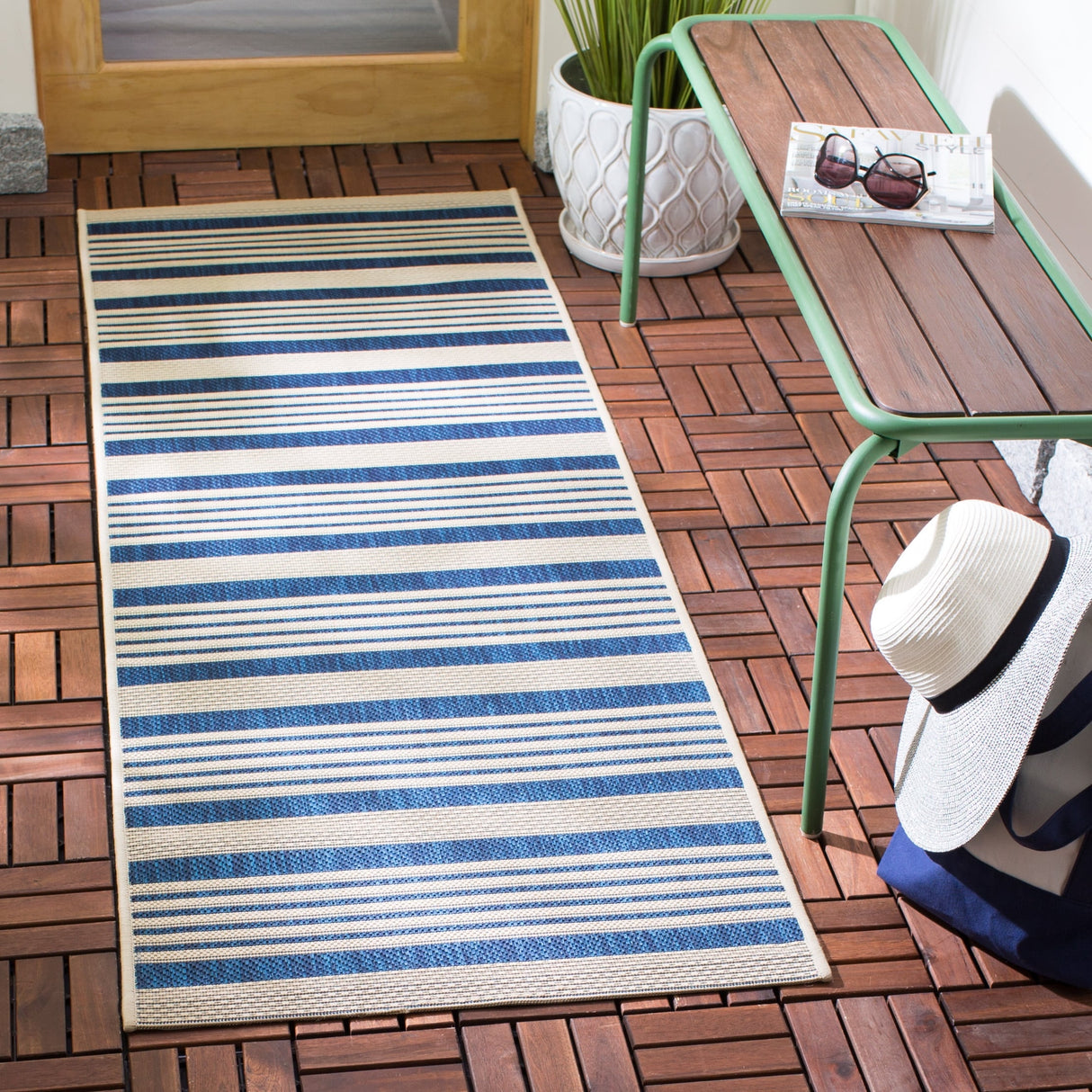 SAFAVIEH Courtyard Orsi Indoor/ Outdoor Waterproof Area Rug